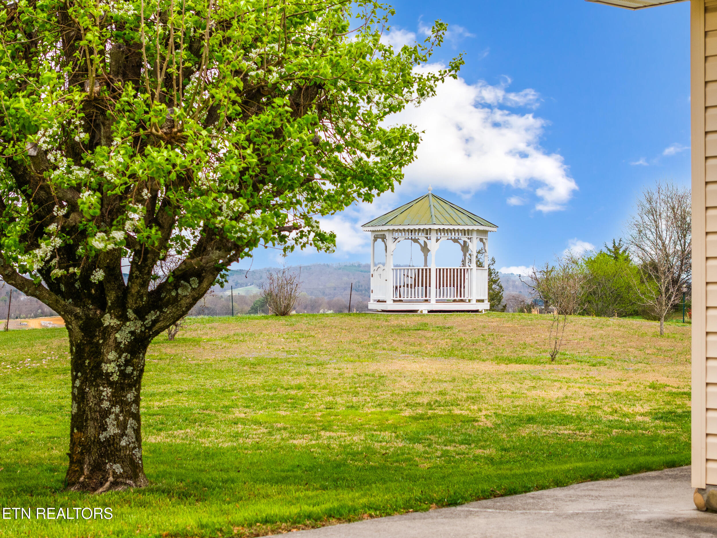 1861 Big Buck Lane Sevierville TN 37876
