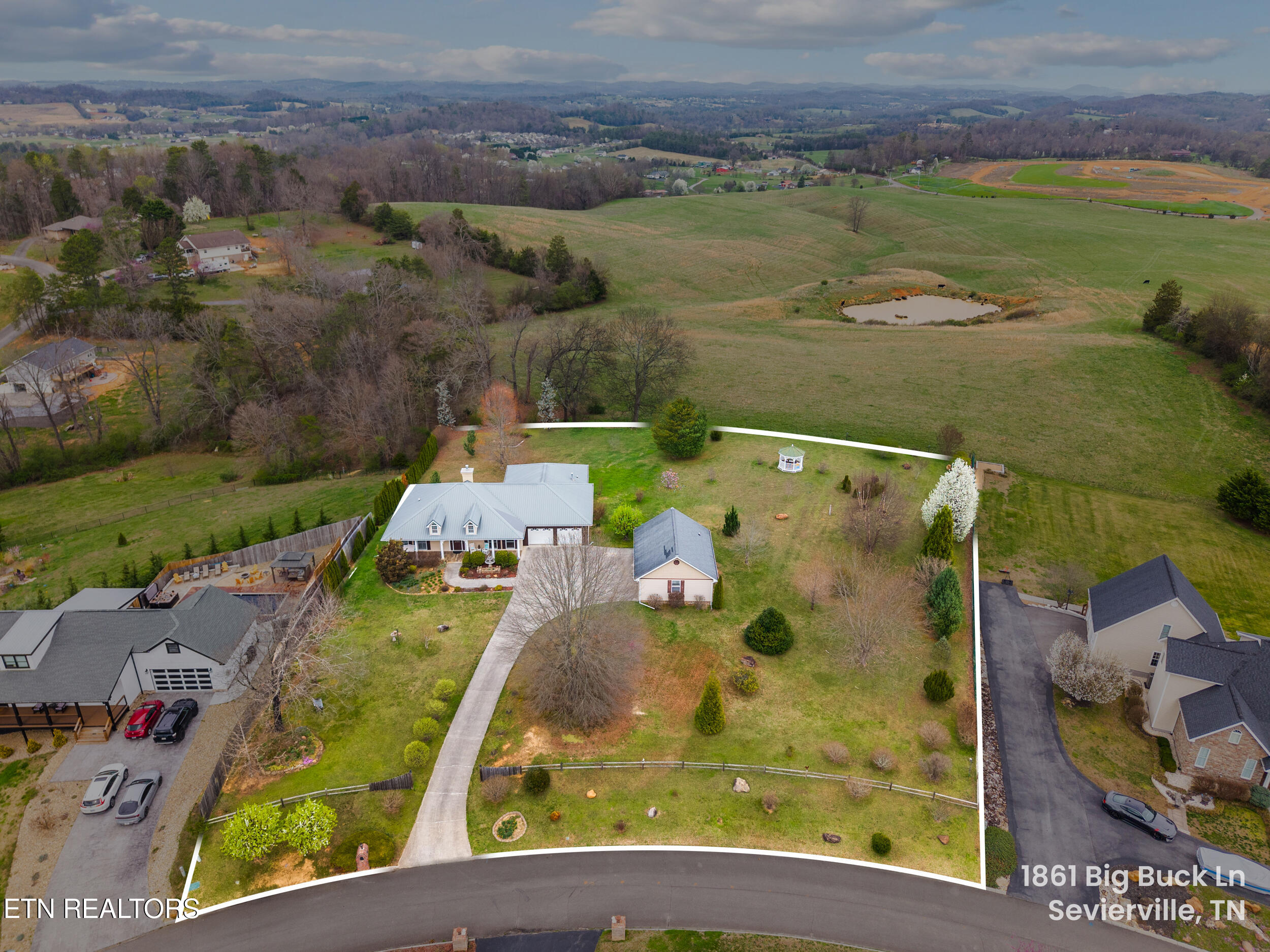 1861 Big Buck Lane Sevierville TN 37876
