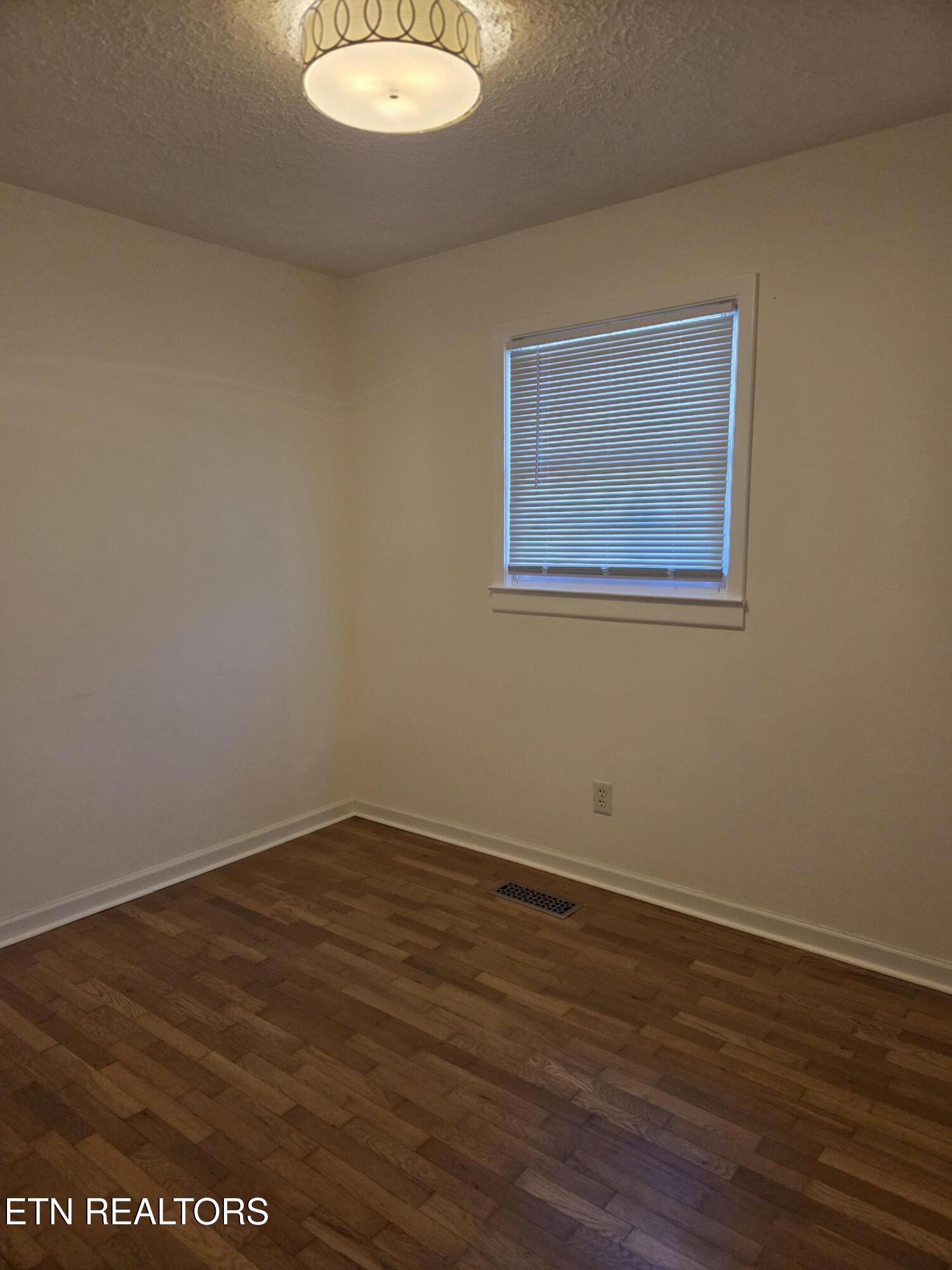 214 Wooddale Street Maryville TN 37801