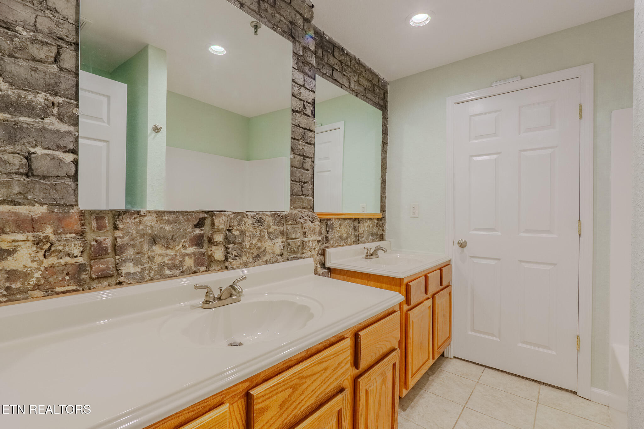 105 W Jackson Avenue Knoxville TN 37902