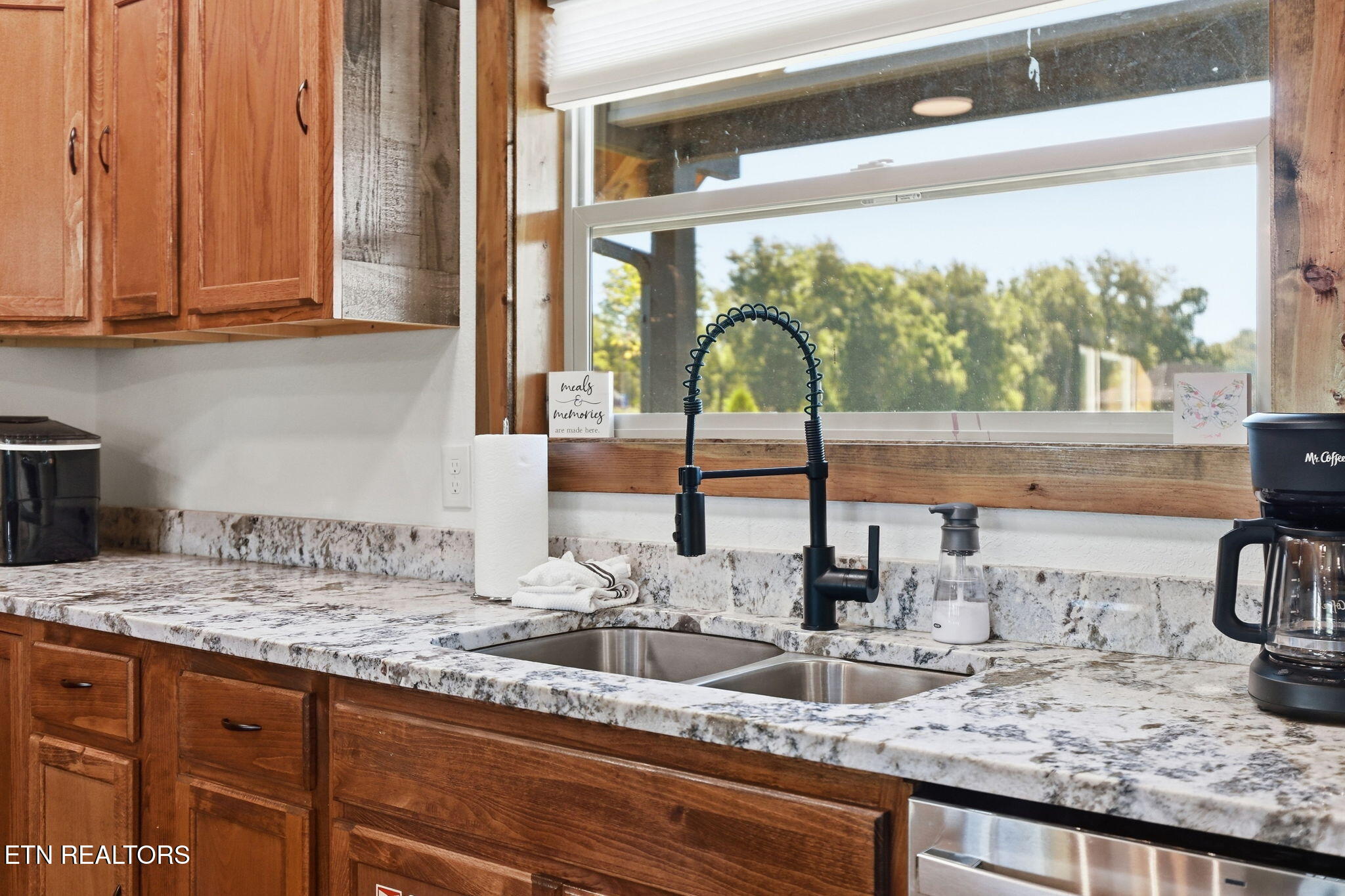 1128 Sanctuary Shores Way Sevierville TN 37876