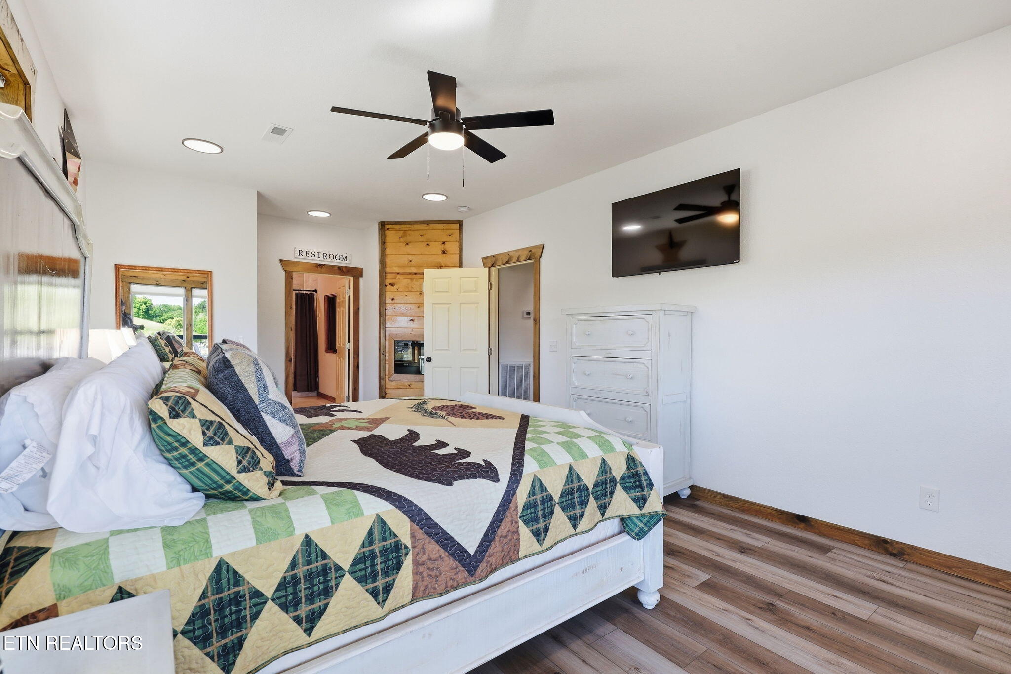 1128 Sanctuary Shores Way Sevierville TN 37876