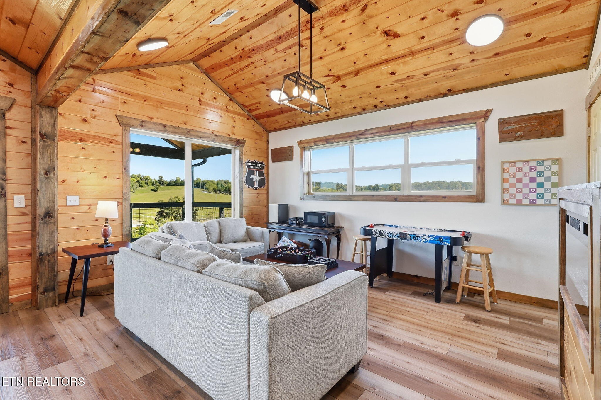 1128 Sanctuary Shores Way Sevierville TN 37876