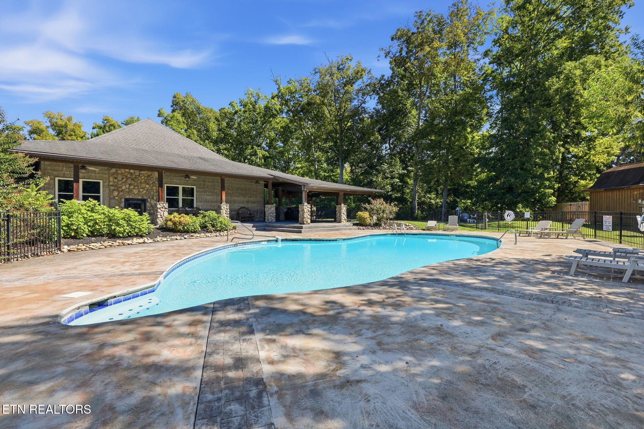 1128 Sanctuary Shores Way Sevierville TN 37876
