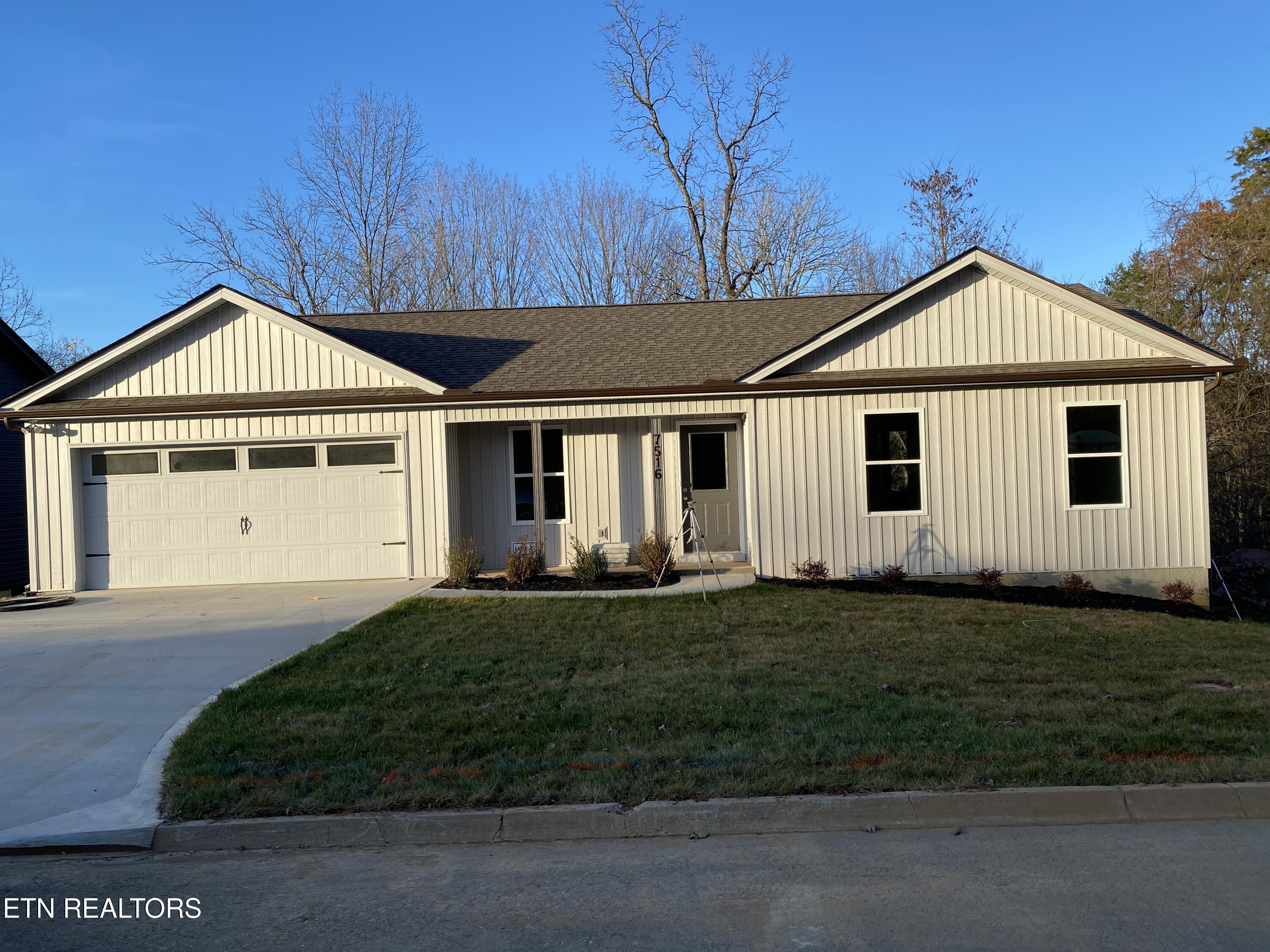 7516 Silveredge Road Knoxville TN 37918