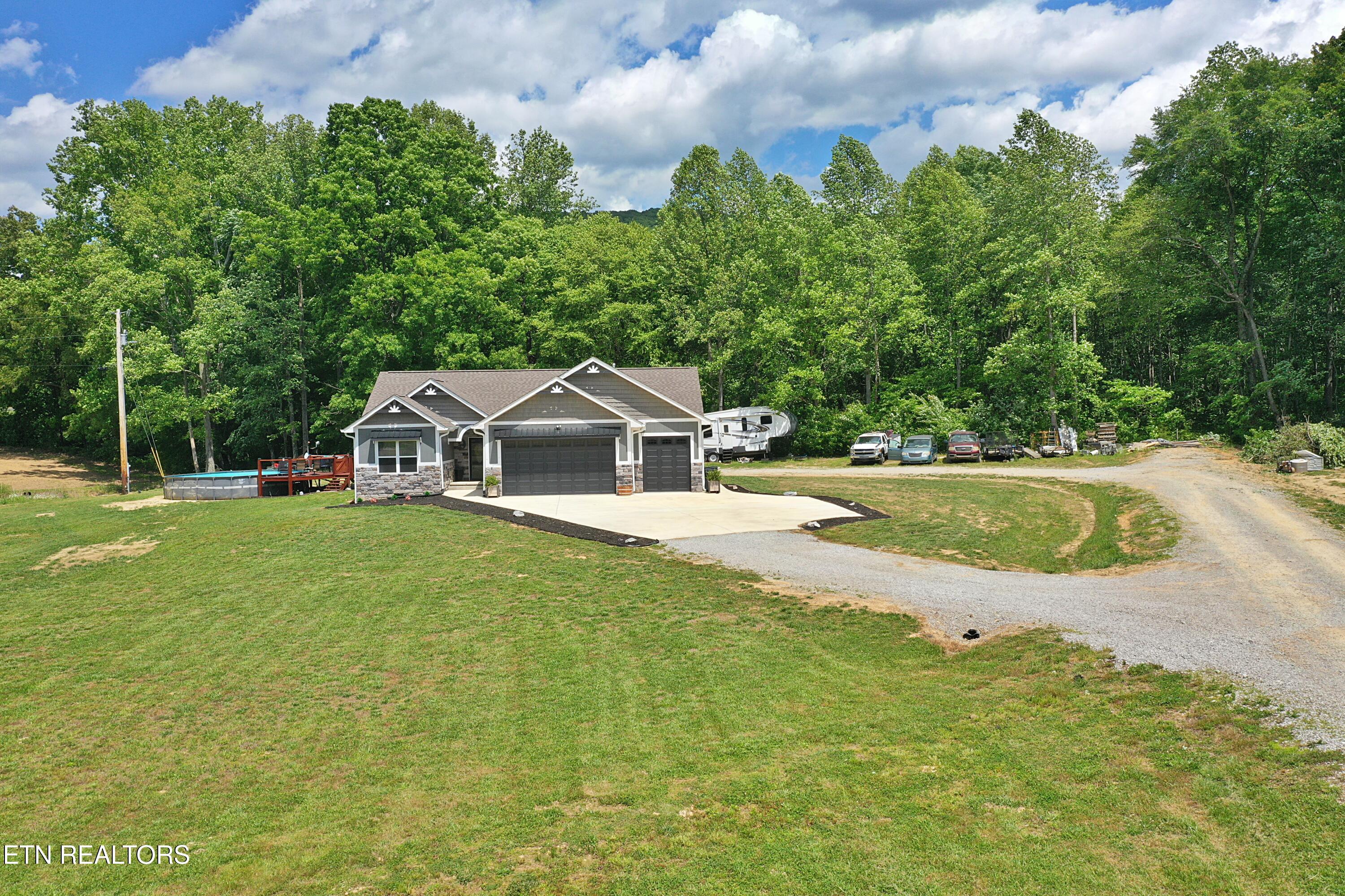 301 Lowin Fields Pvt Road Winfield TN 37892