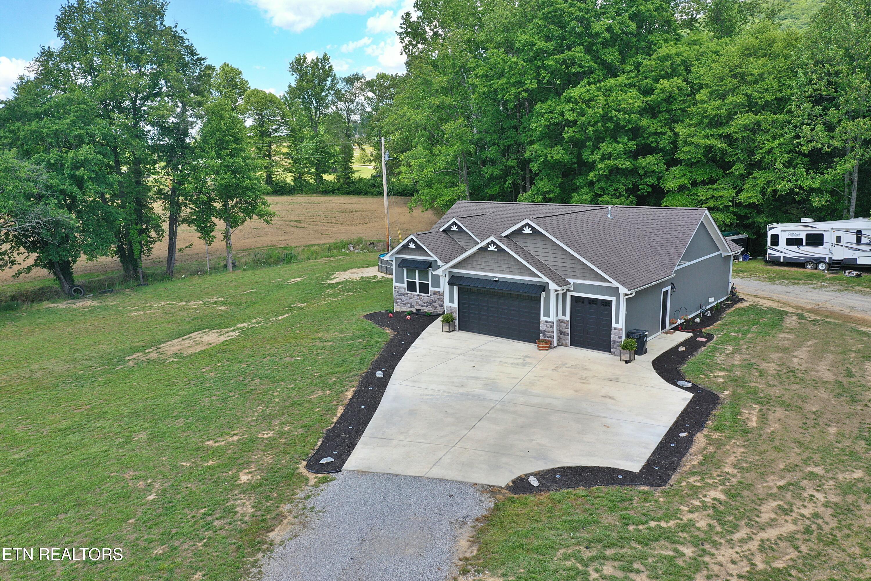 301 Lowin Fields Pvt Road Winfield TN 37892