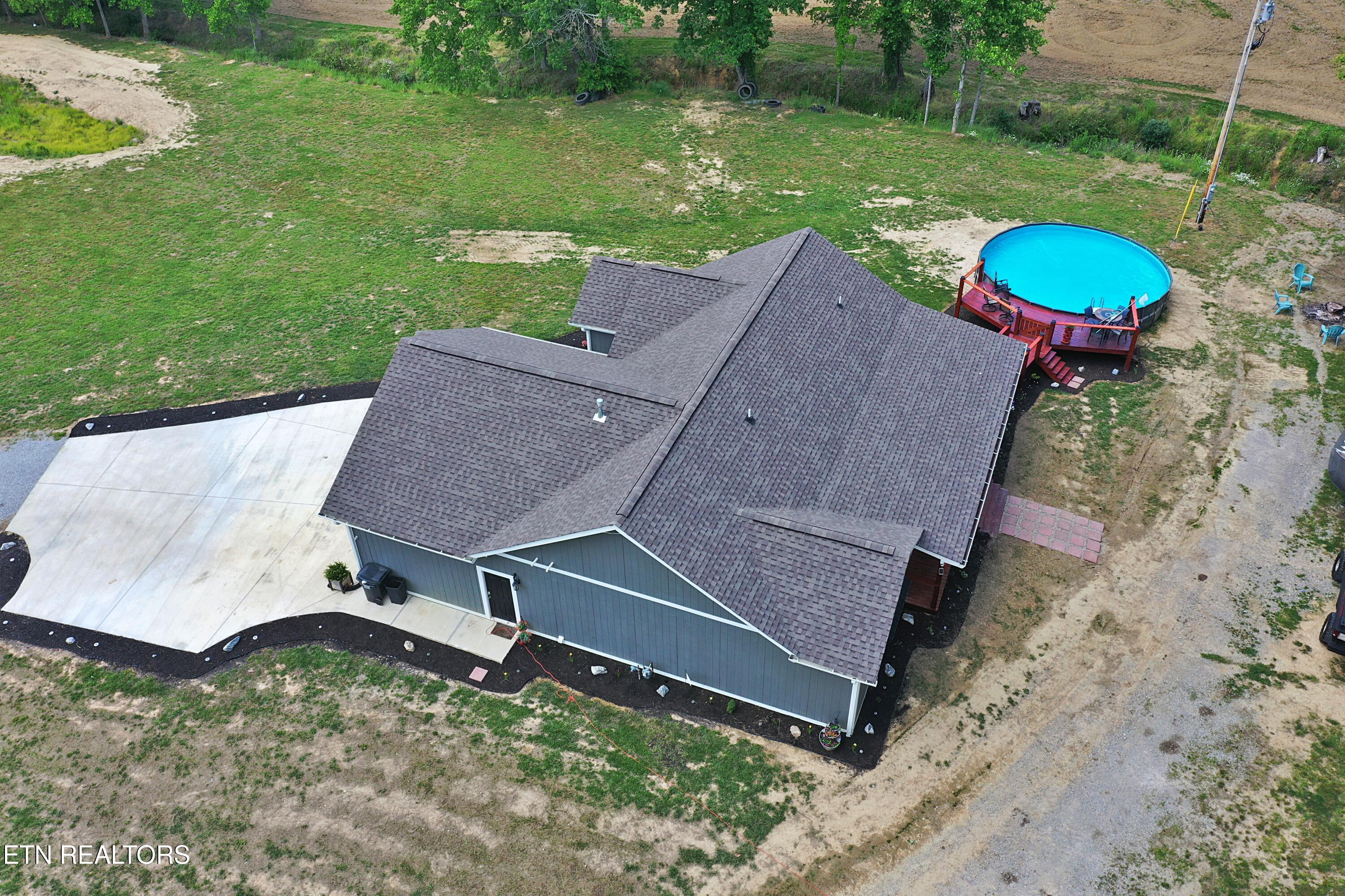 301 Lowin Fields Pvt Road Winfield TN 37892