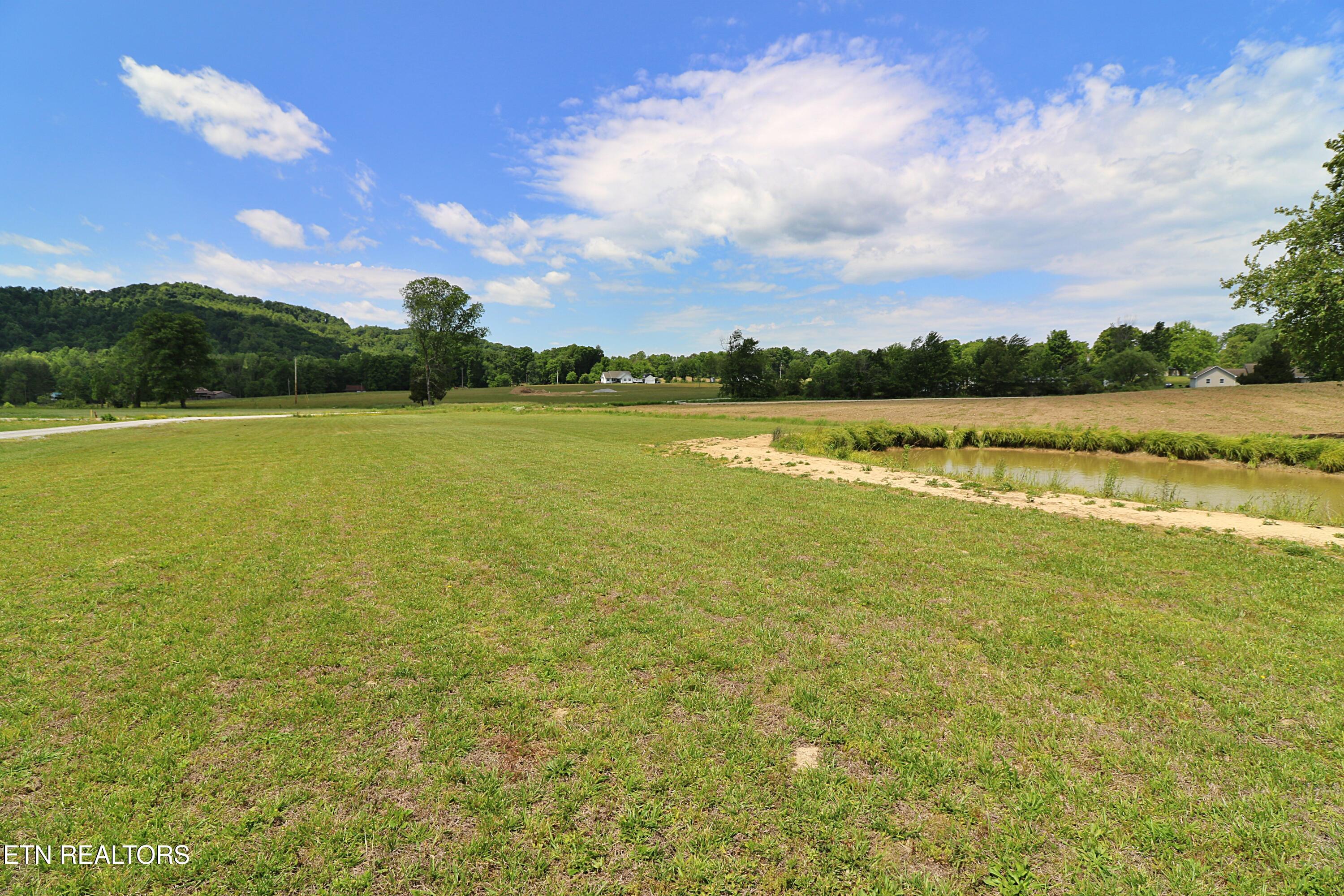 301 Lowin Fields Pvt Road Winfield TN 37892