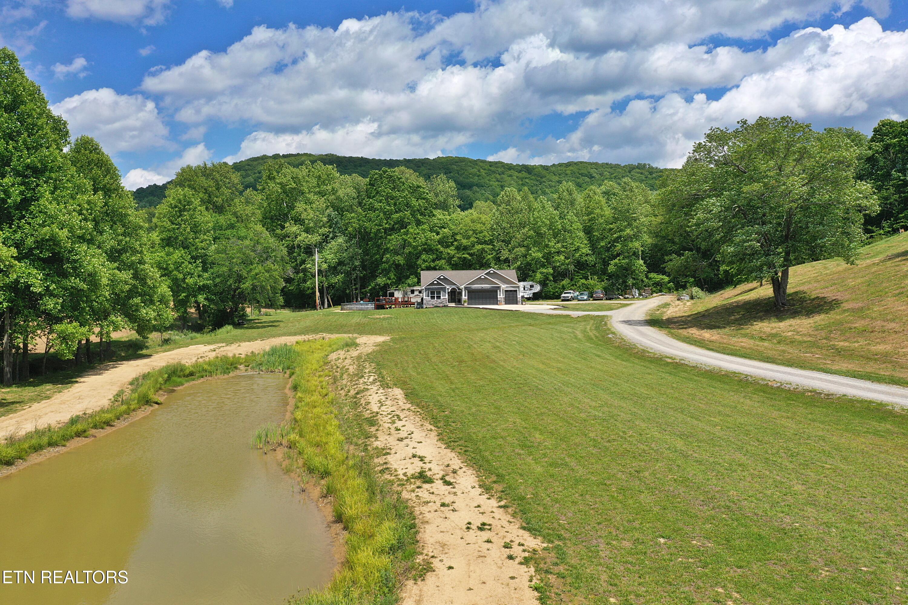 301 Lowin Fields Pvt Road Winfield TN 37892