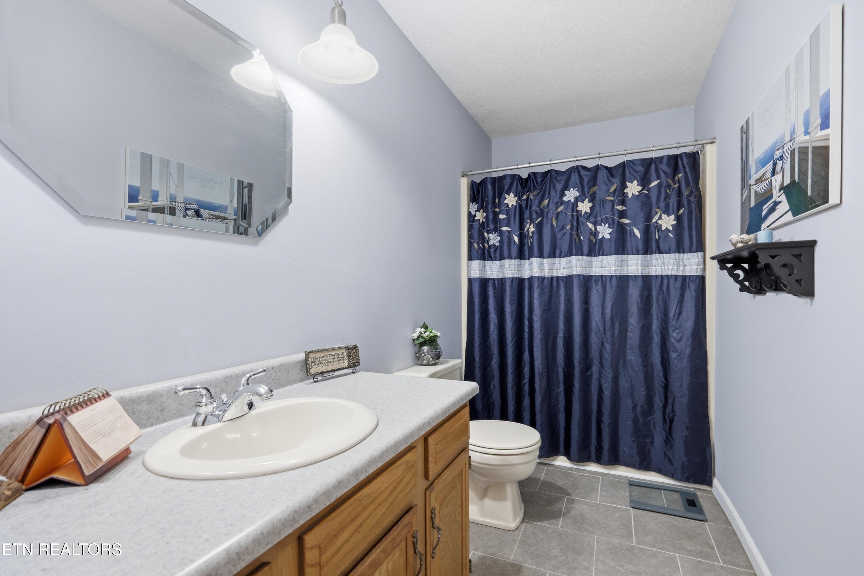 2022 Independence Drive Maryville TN 37803