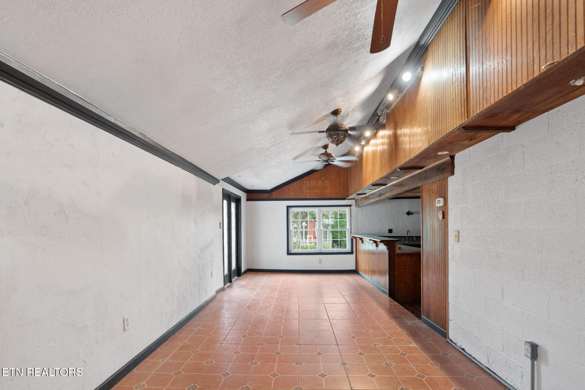 852 County Road 422 Englewood TN 37329
