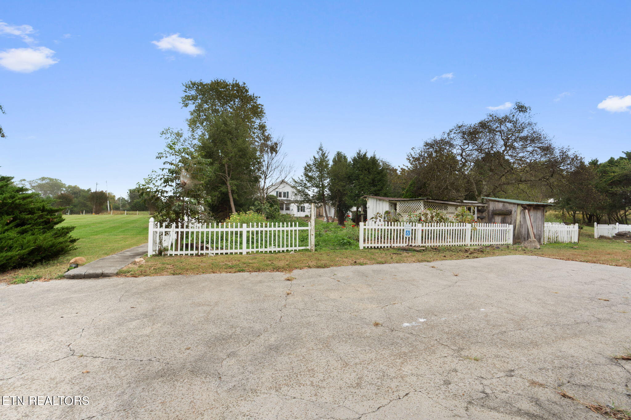 852 County Road 422 Englewood TN 37329