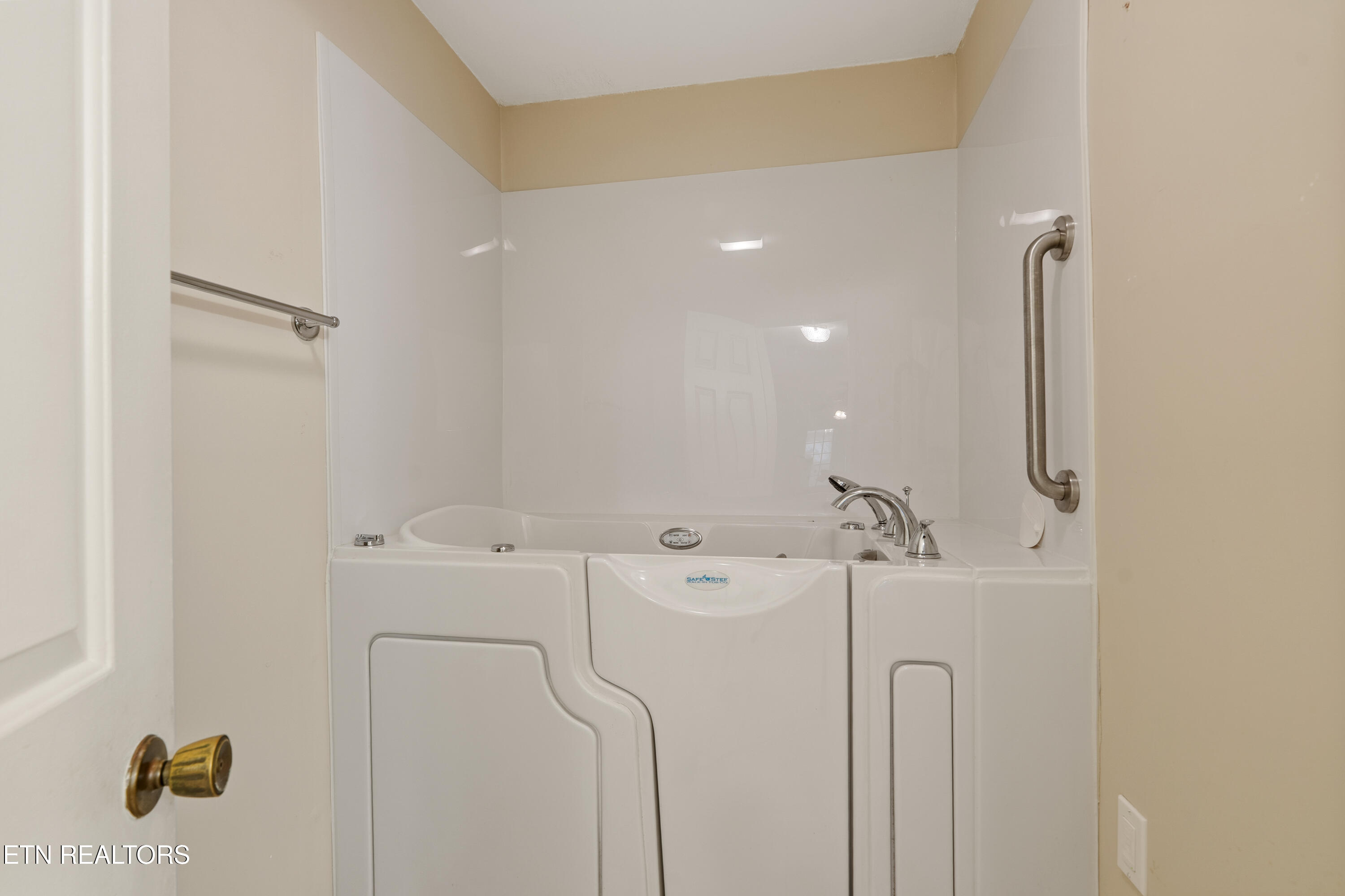 438 Amanda Circle Knoxville TN 37922