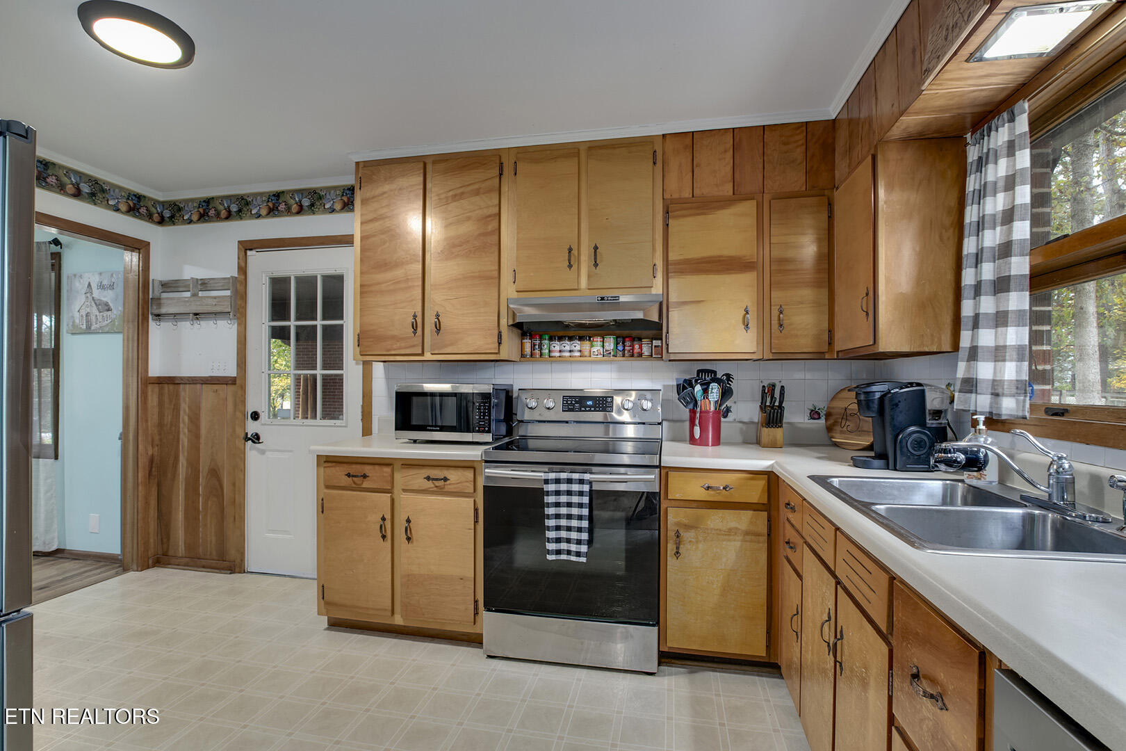 410 Douglas Lane Clinton TN 37716