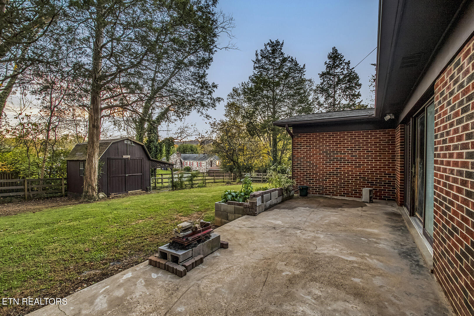 410 Douglas Lane Clinton TN 37716