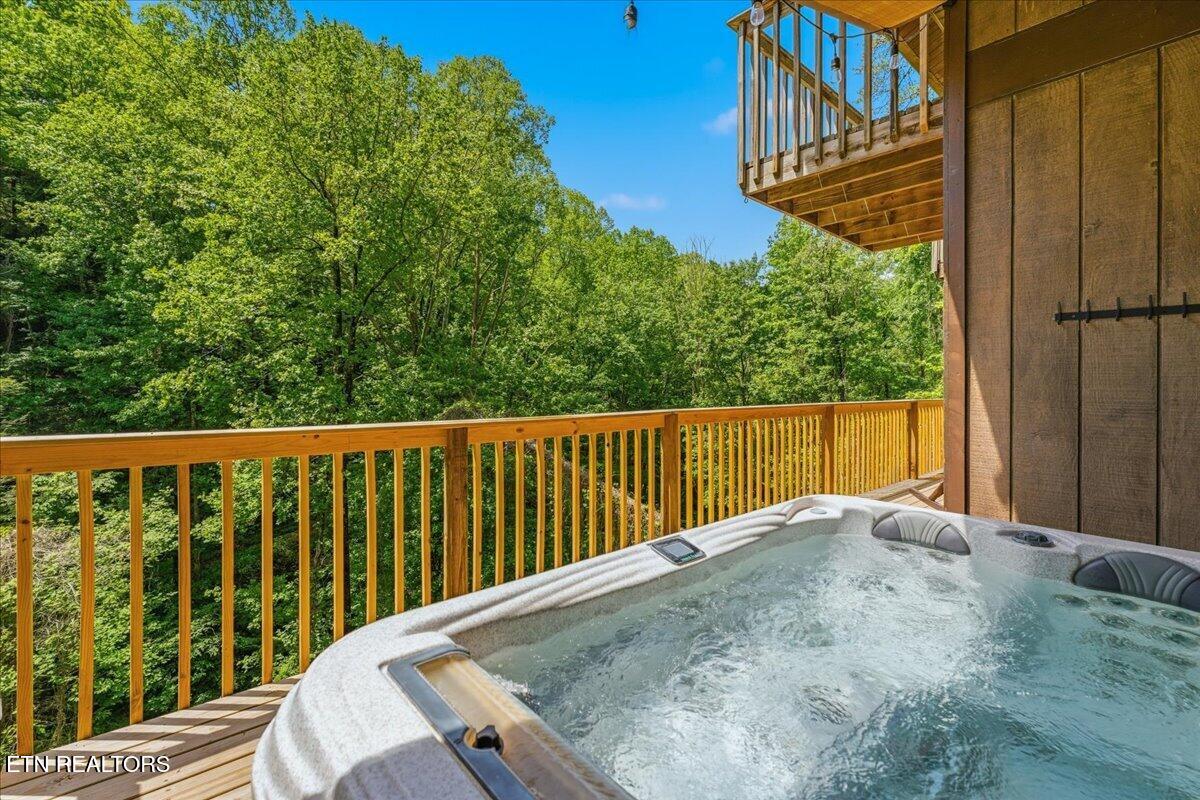 4264 New Pioneer Trail Pigeon Forge TN 37863