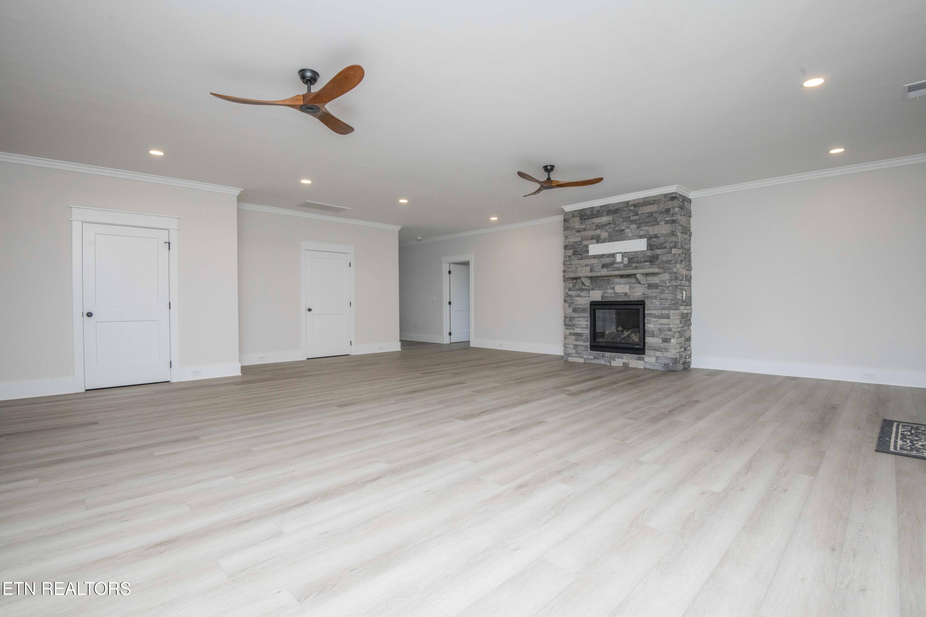 178 Purple Iris Place Loudon TN 37774