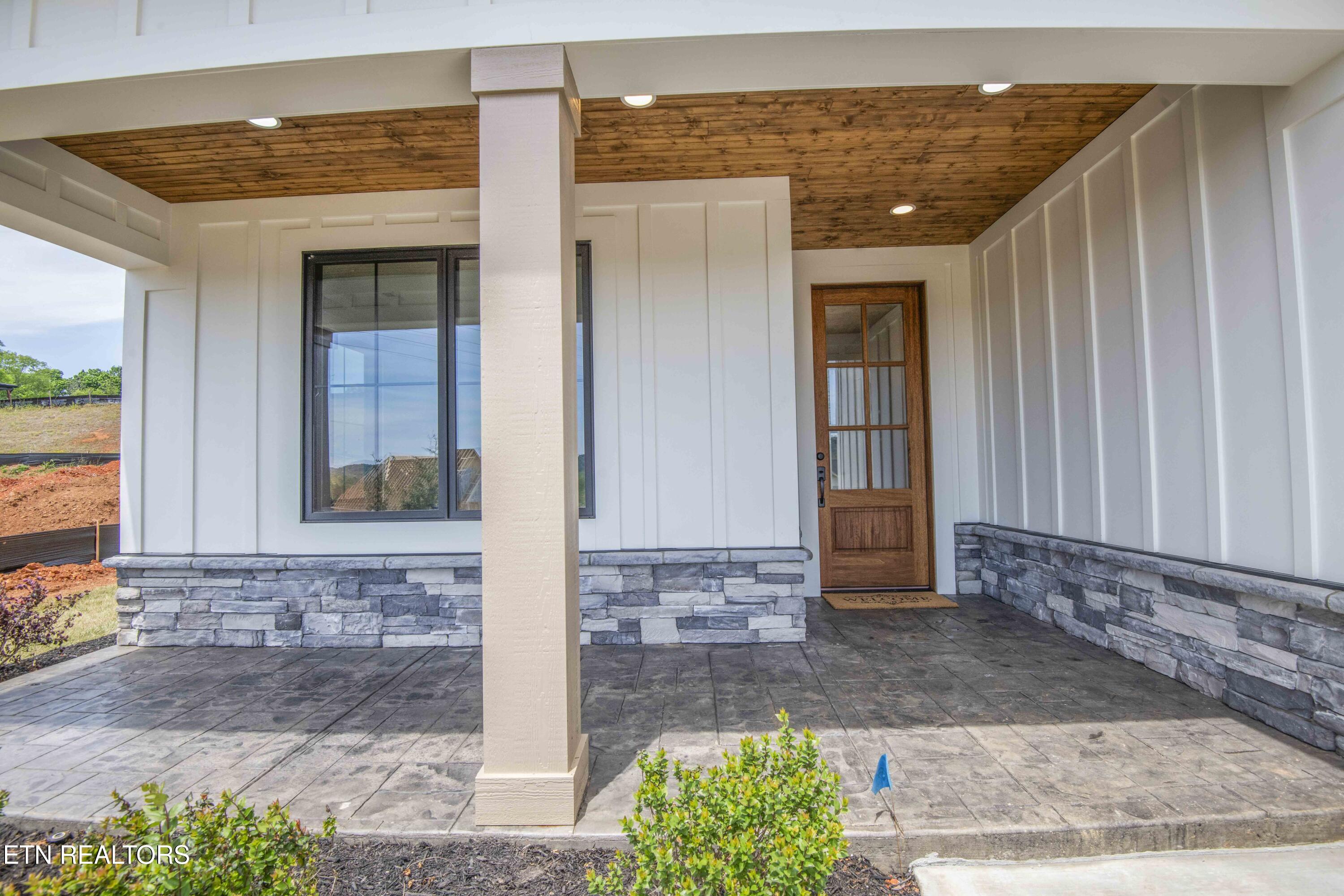 178 Purple Iris Place Loudon TN 37774