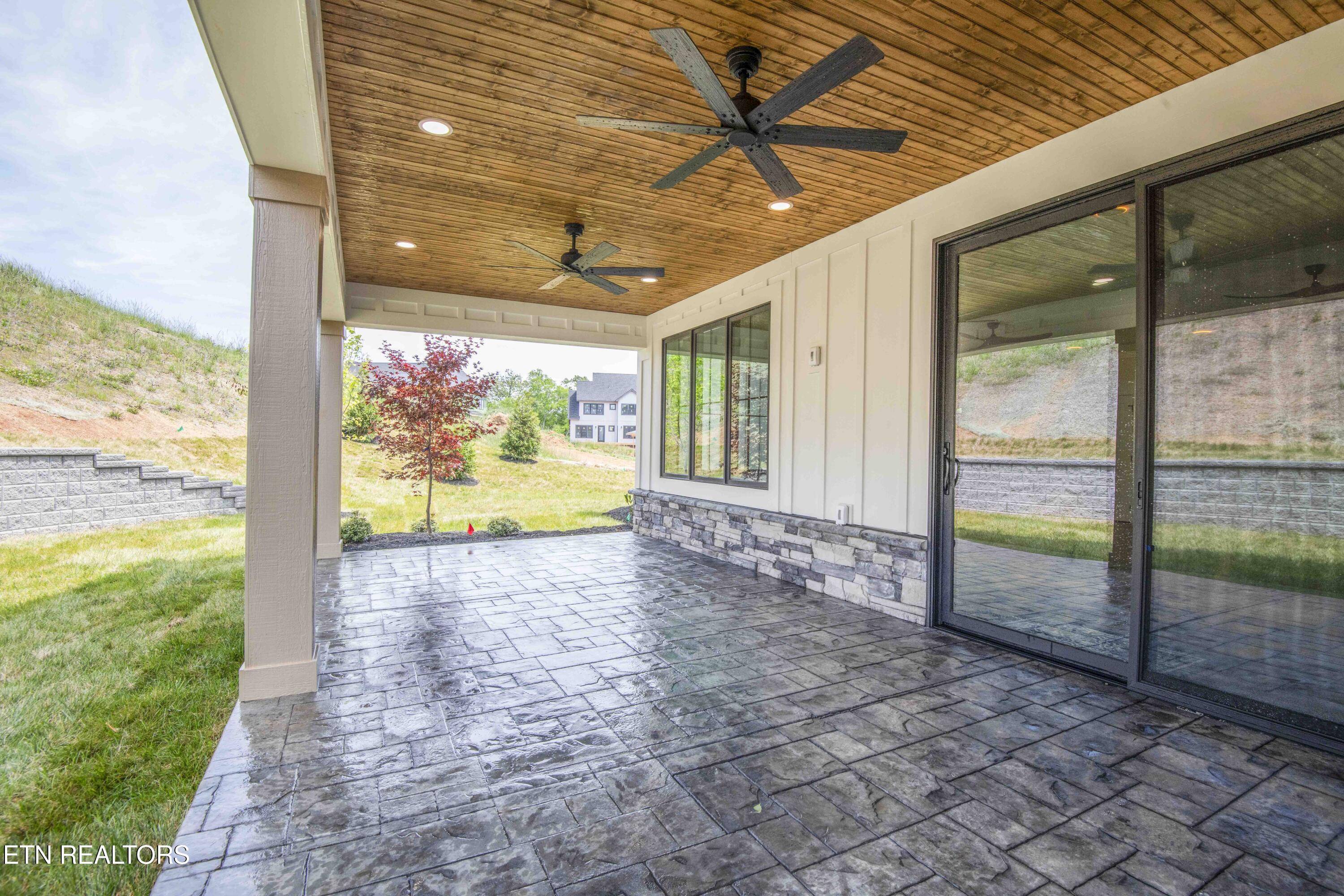 178 Purple Iris Place Loudon TN 37774