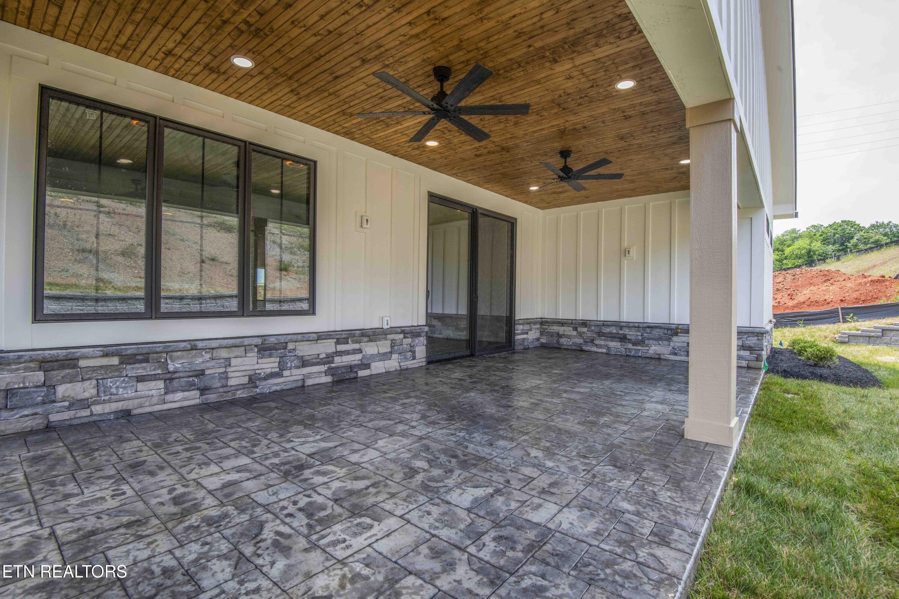 178 Purple Iris Place Loudon TN 37774