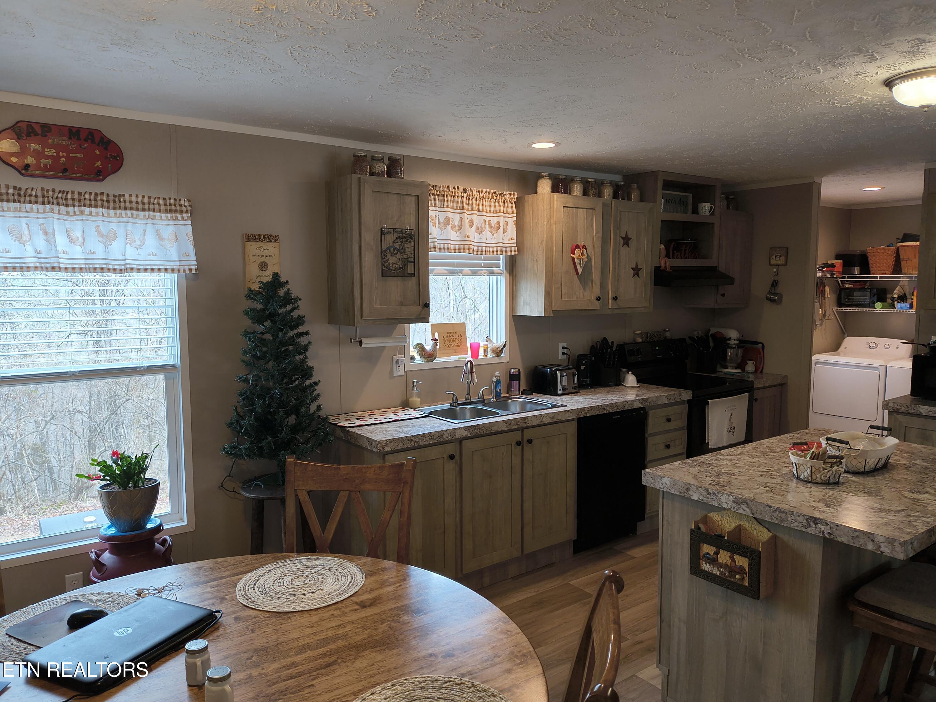 315 Key Lane Pioneer TN 37847
