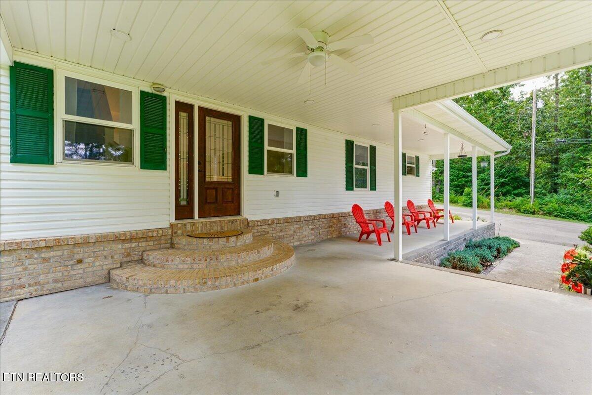 330 Sandalwood Lane Dandridge TN 37725