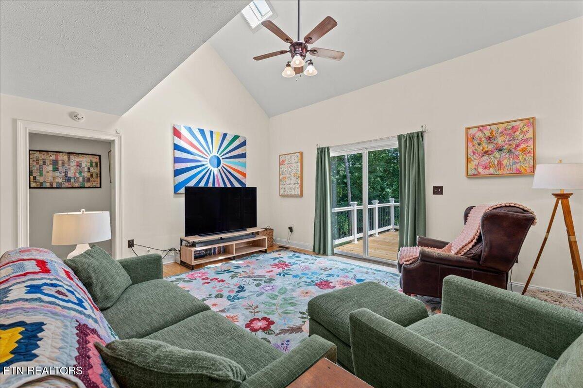 330 Sandalwood Lane Dandridge TN 37725