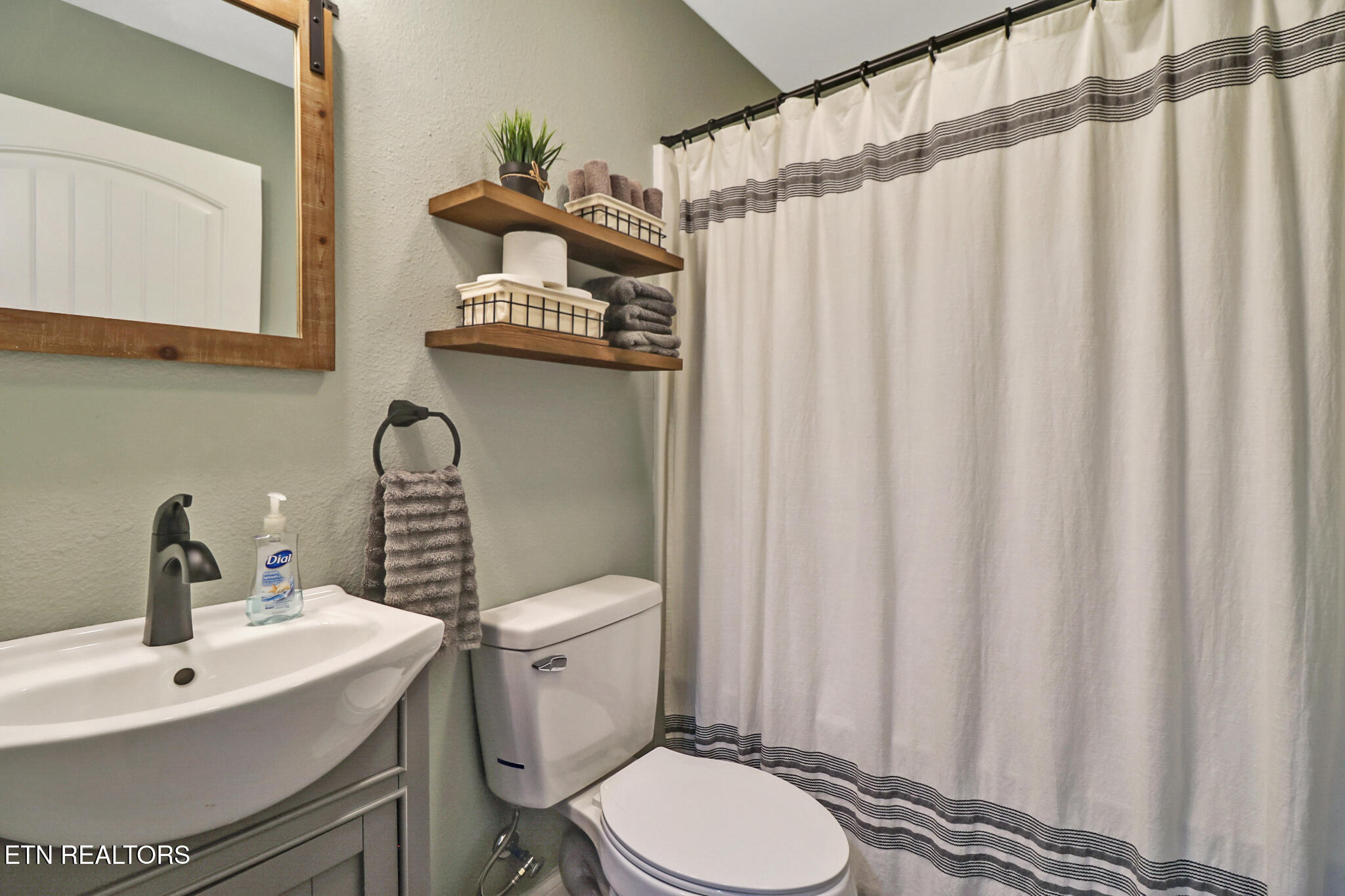 830 Keating Loop Crossville TN 38555