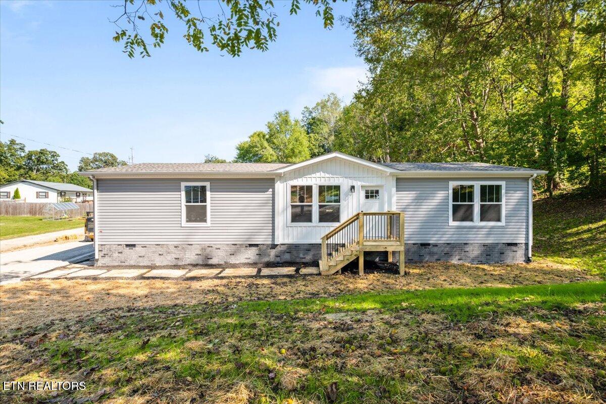 359 Mcdeerman Road Jacksboro TN 37757