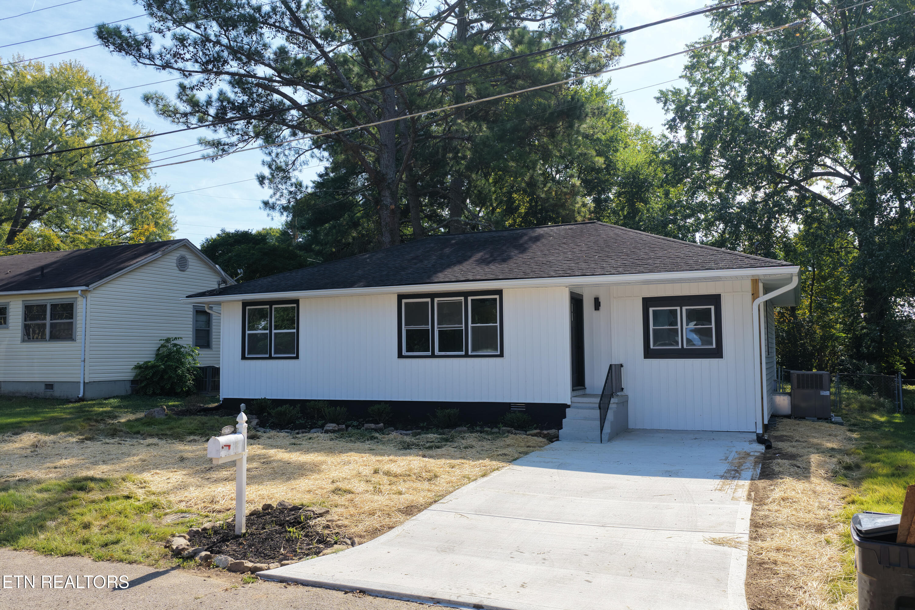 2728 Arbor Place Knoxville TN 37917