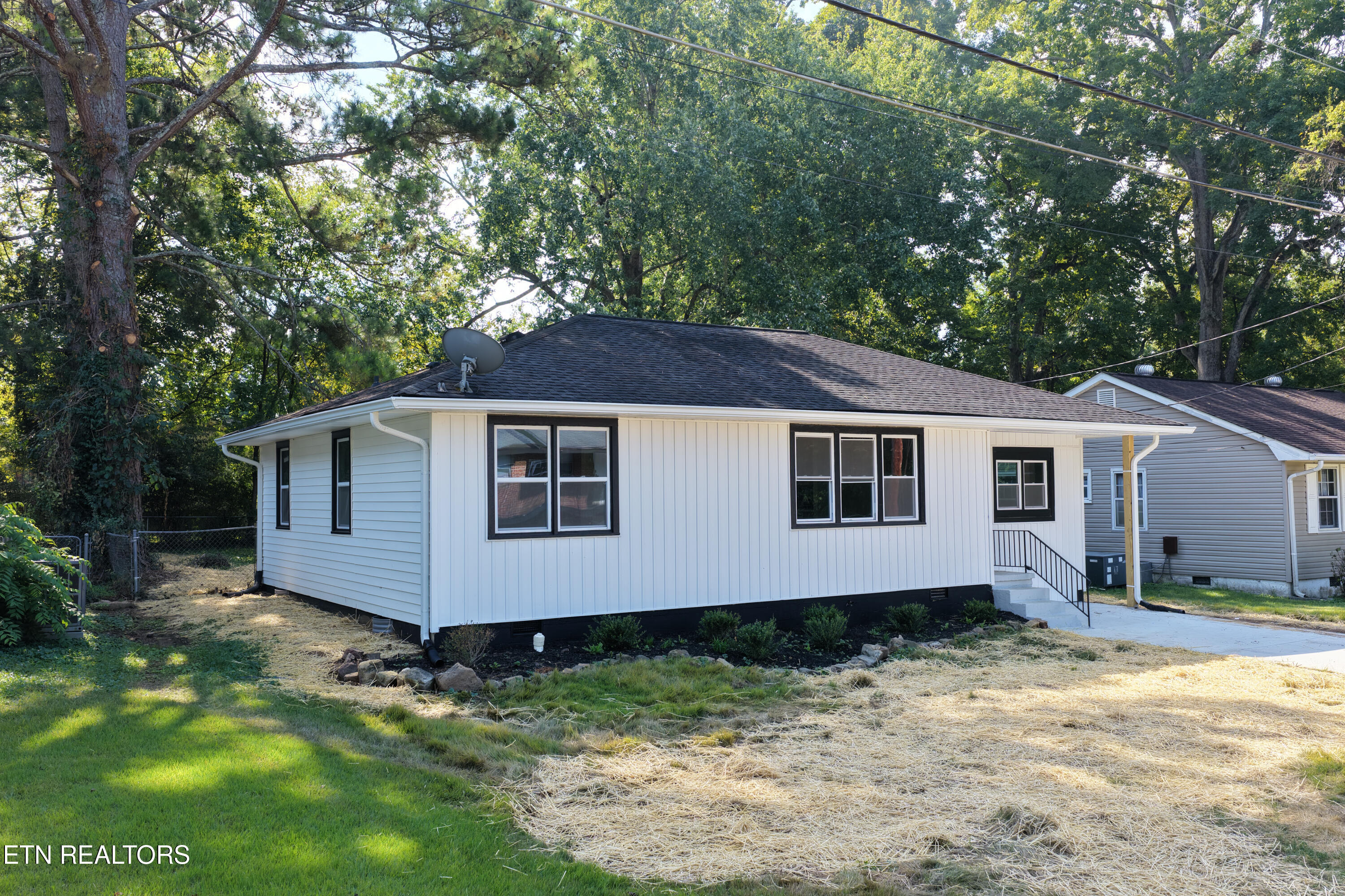 2728 Arbor Place Knoxville TN 37917