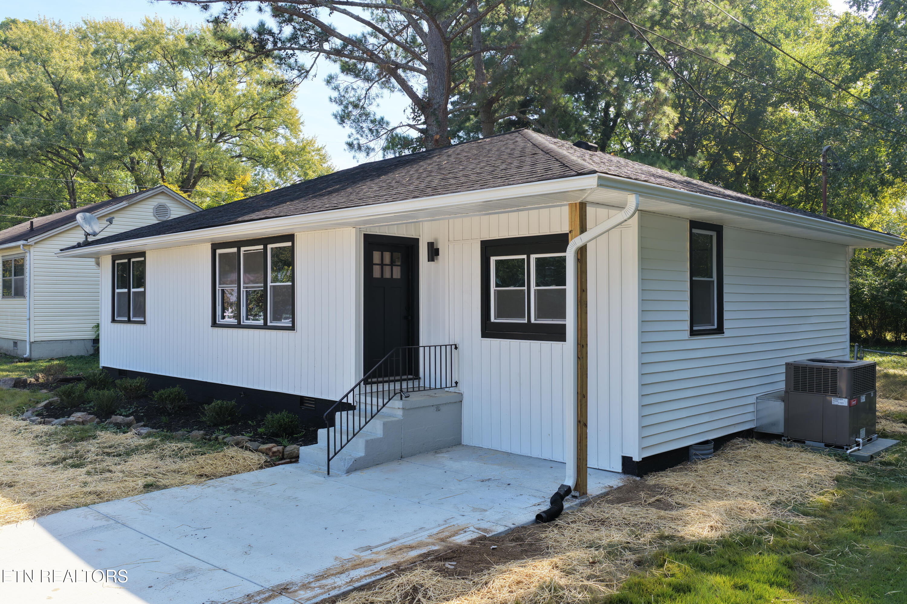2728 Arbor Place Knoxville TN 37917