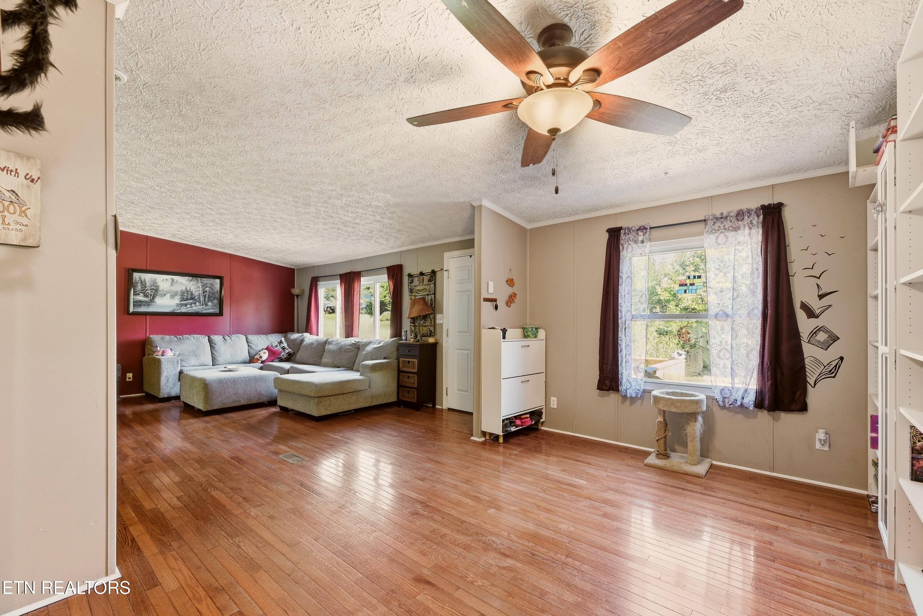 184 Cutters Lane Clinton TN 37716