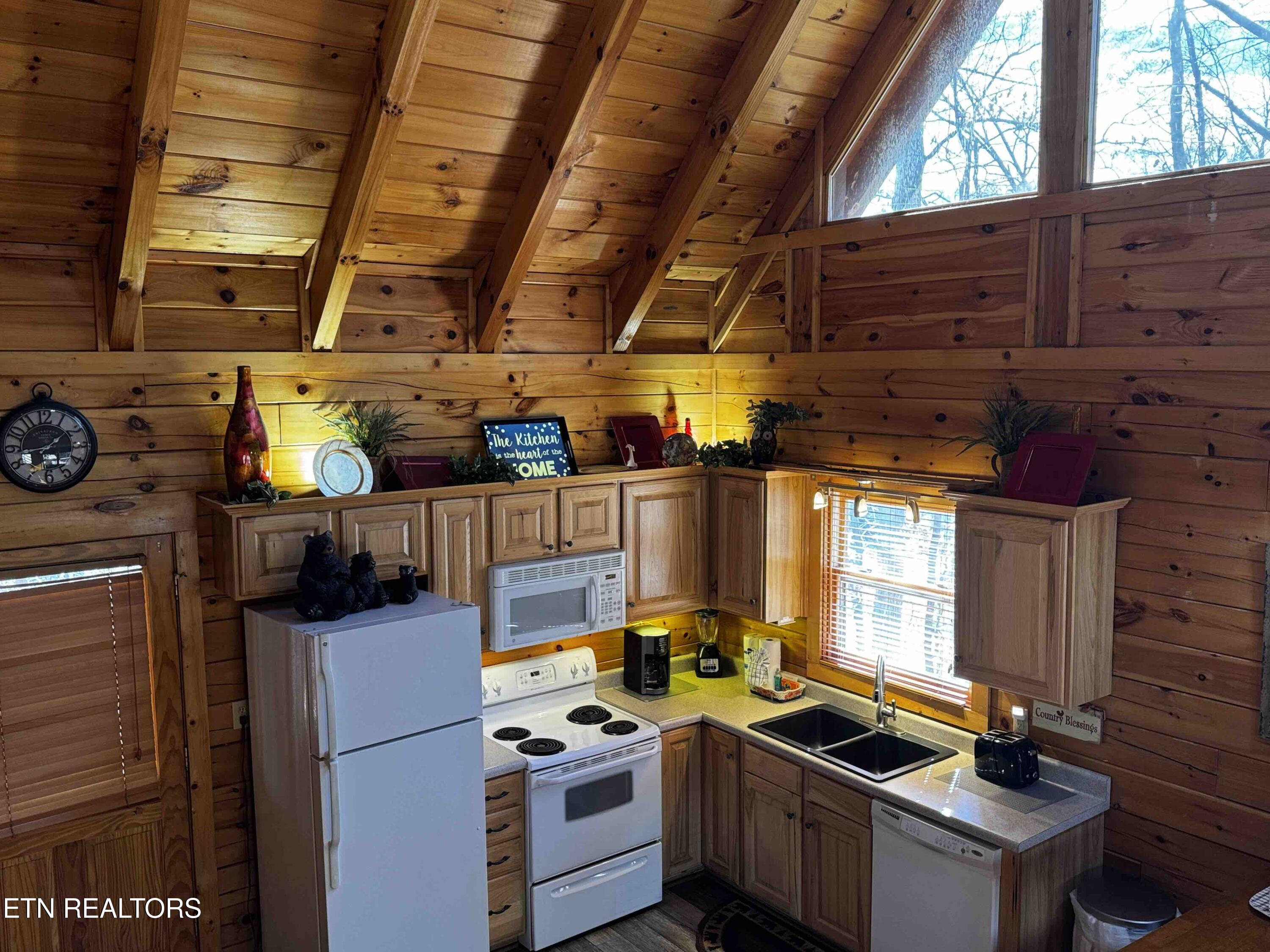 656 Forest Drive Pigeon Forge TN 37863