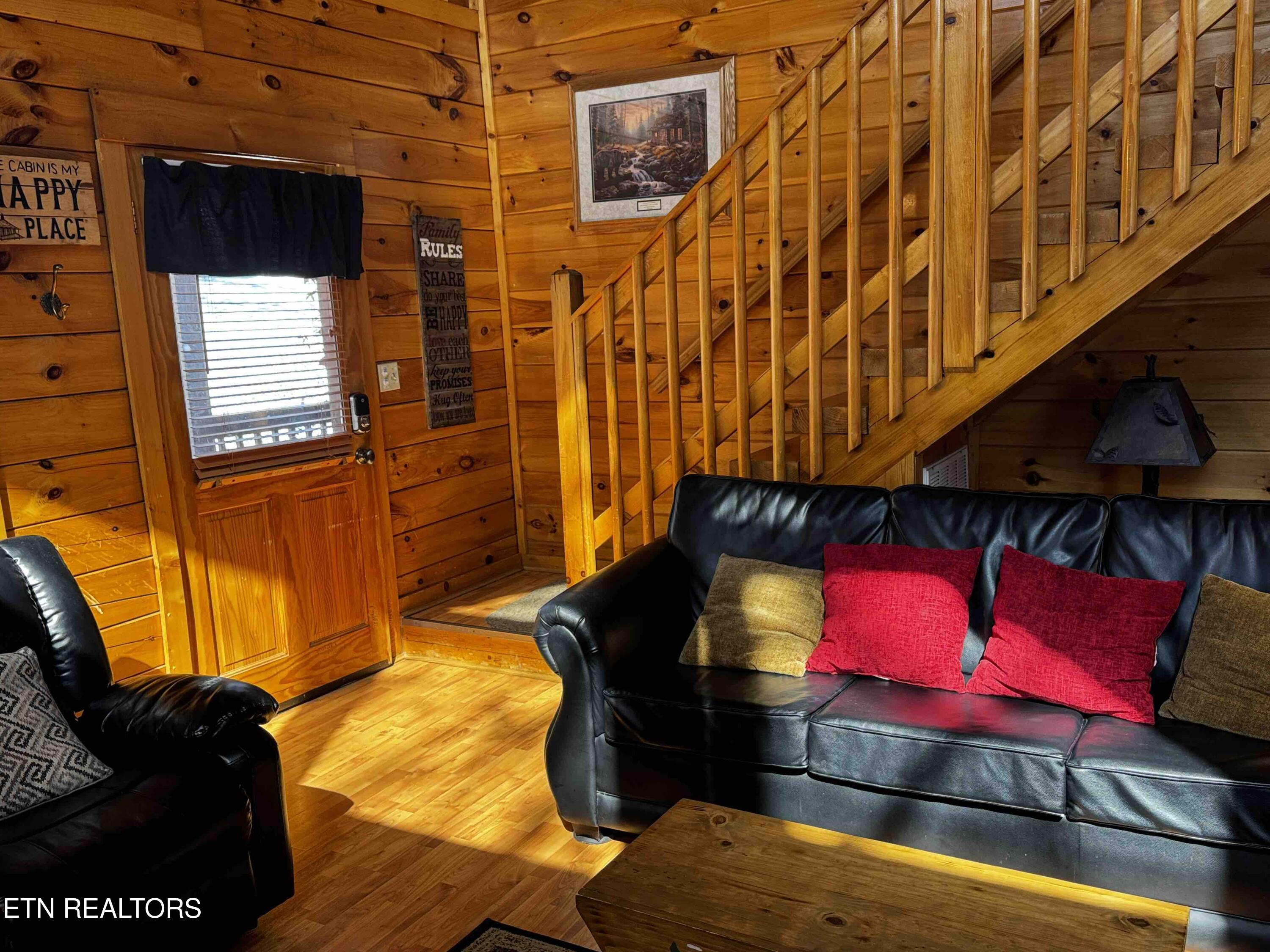 656 Forest Drive Pigeon Forge TN 37863