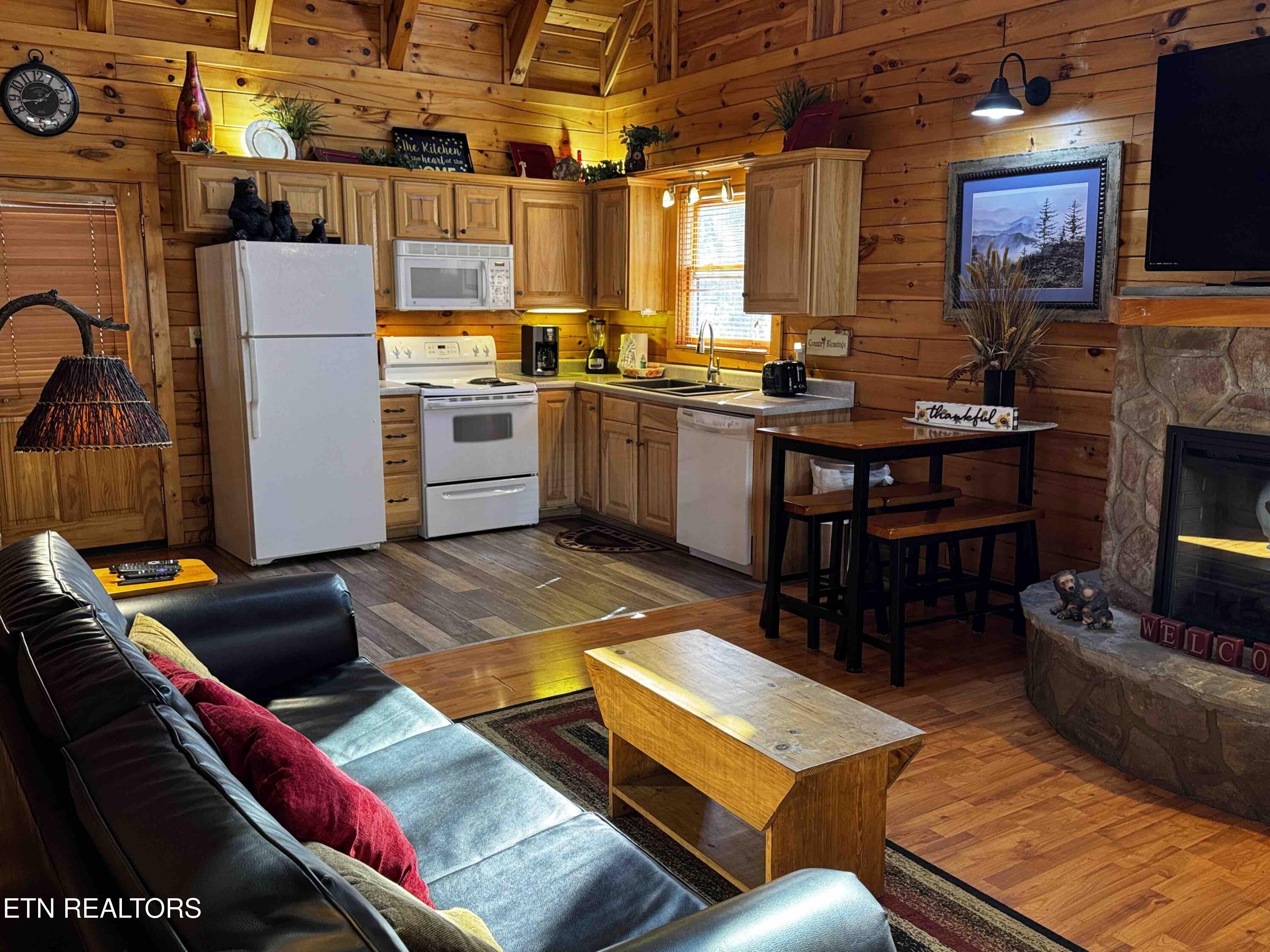656 Forest Drive Pigeon Forge TN 37863