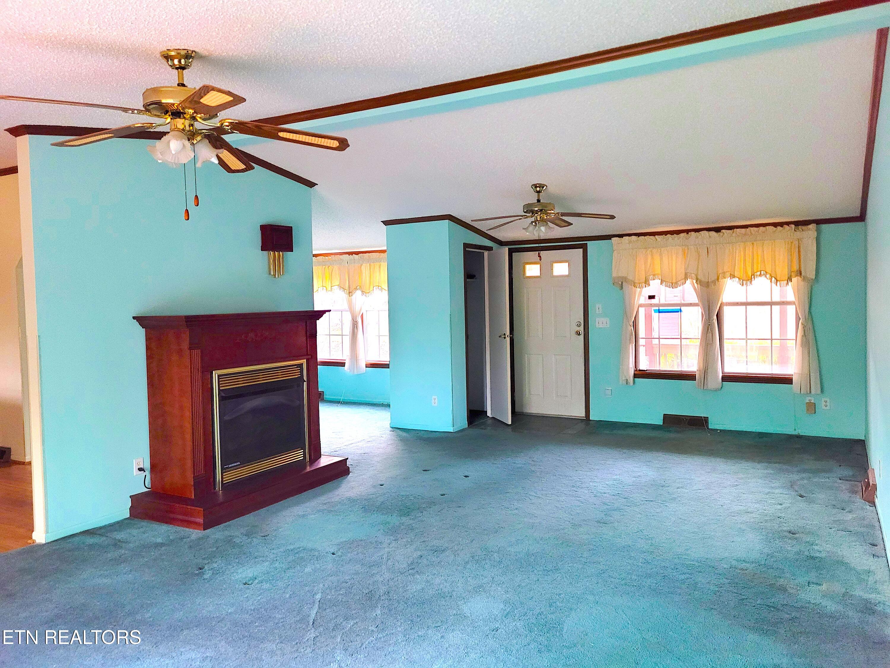 22 Prestonwood Court Crossville TN 38558