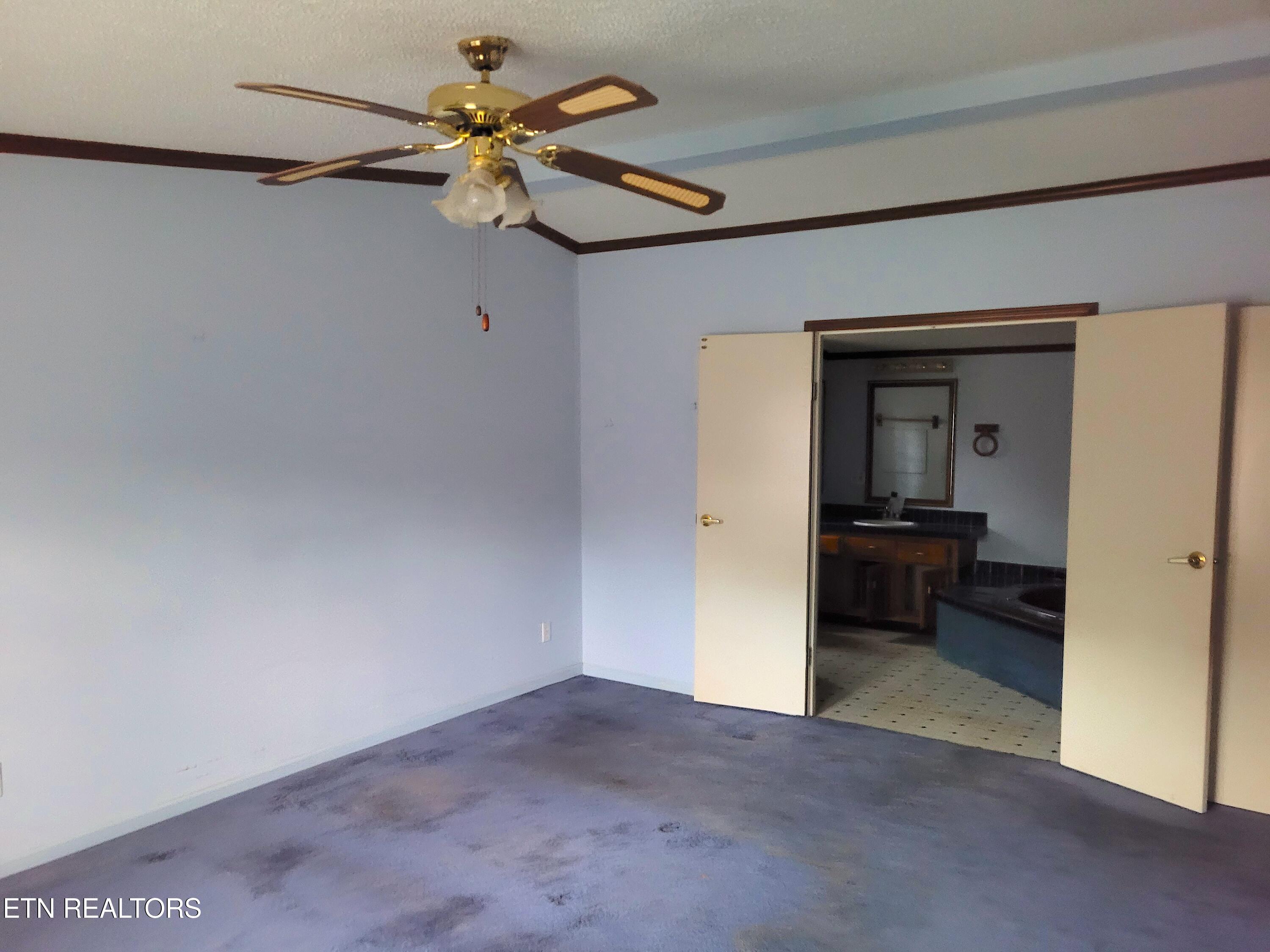 22 Prestonwood Court Crossville TN 38558