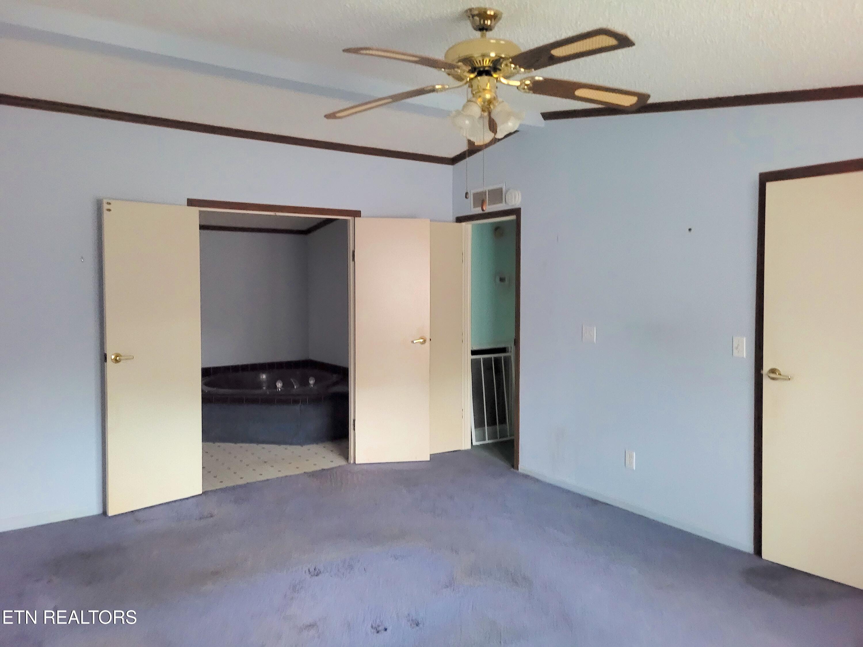 22 Prestonwood Court Crossville TN 38558