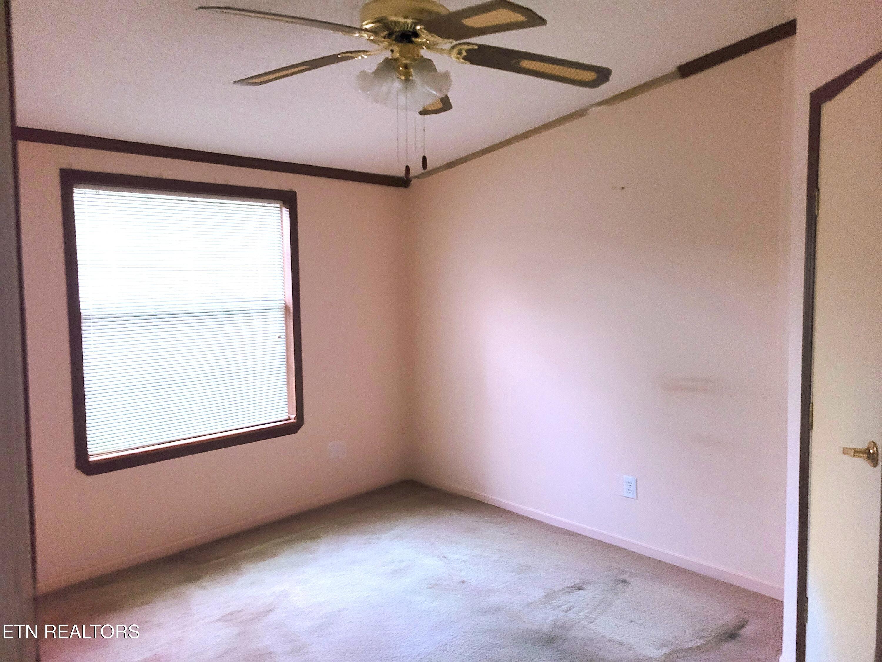 22 Prestonwood Court Crossville TN 38558