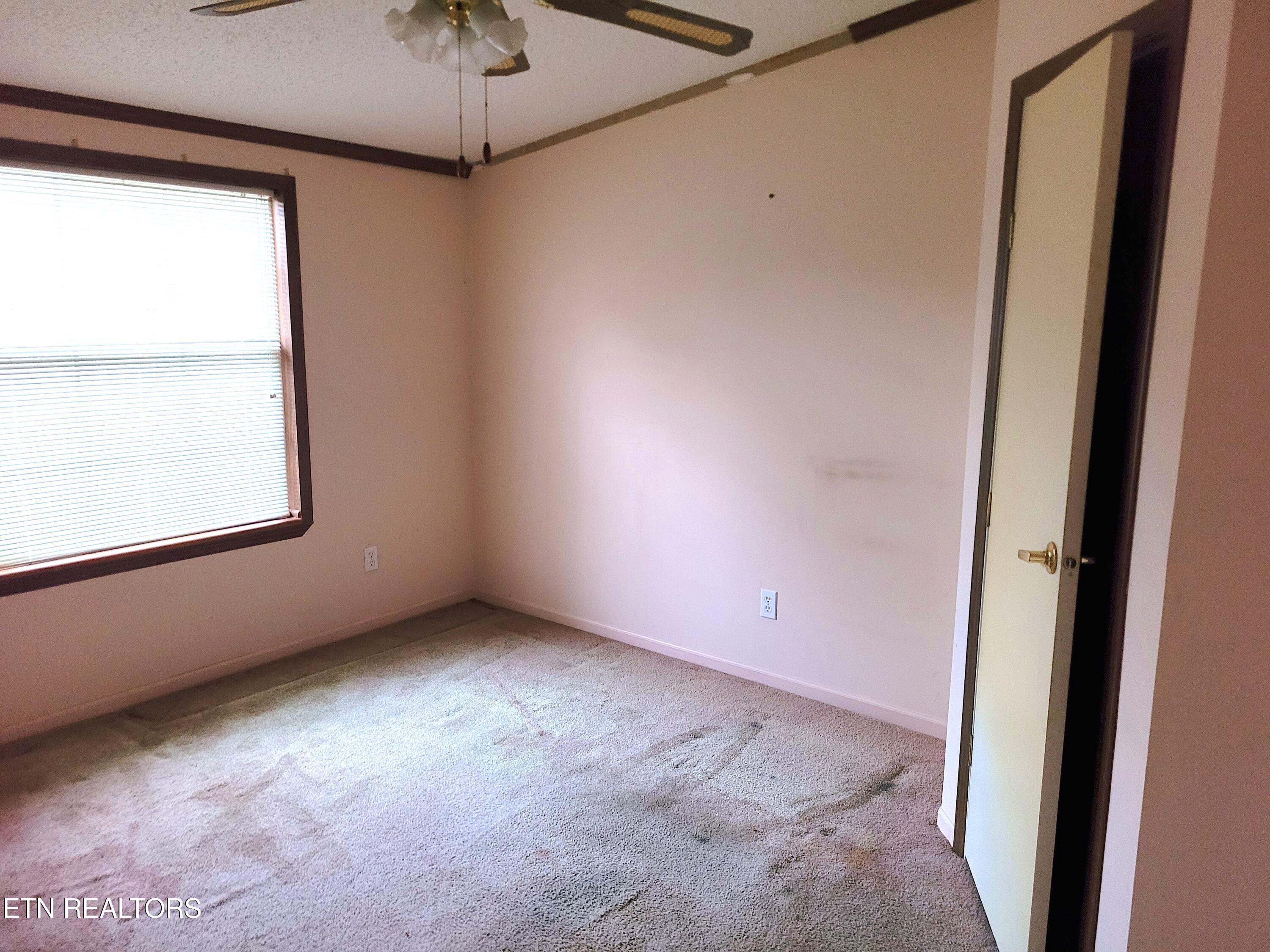 22 Prestonwood Court Crossville TN 38558