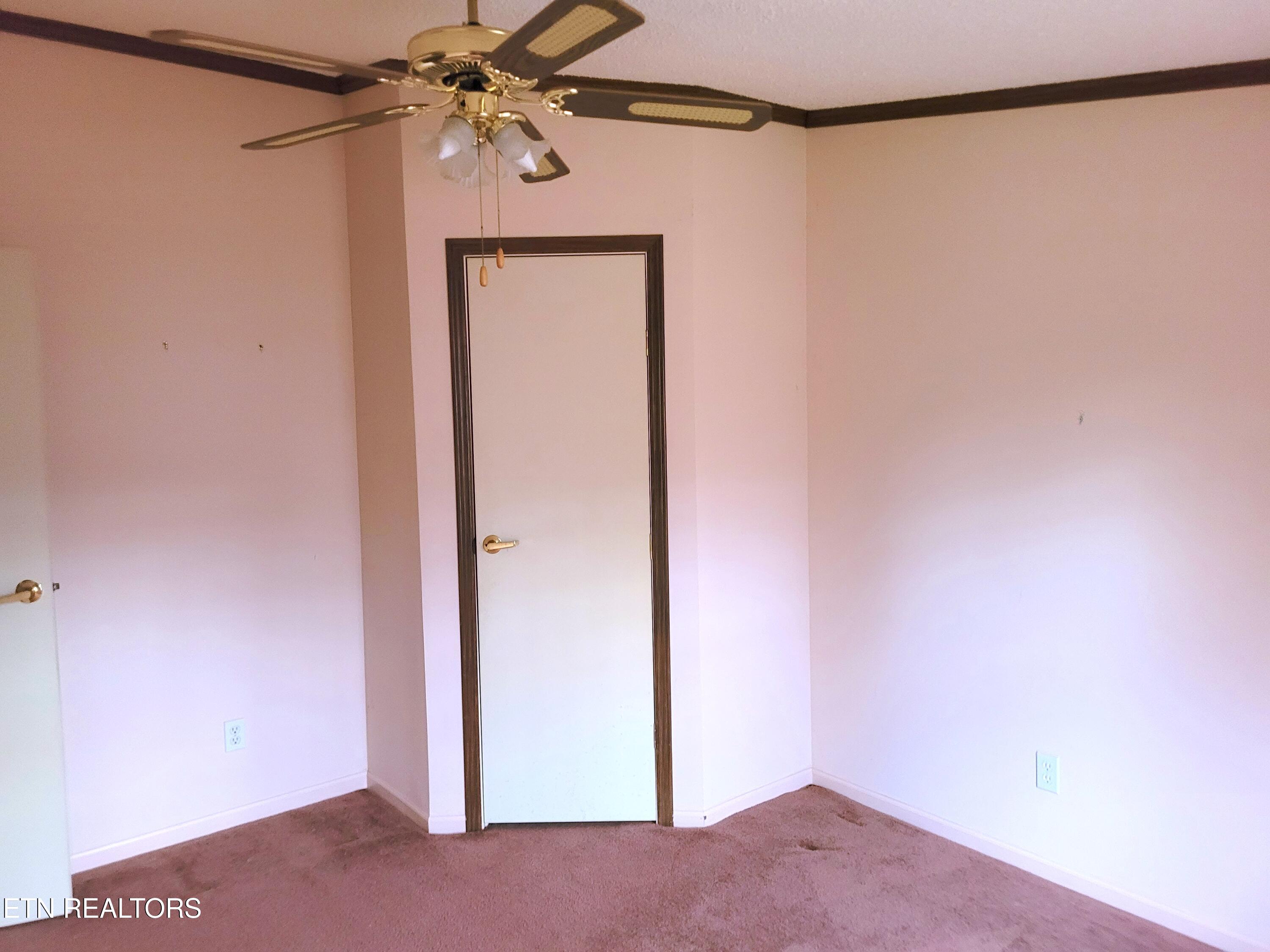 22 Prestonwood Court Crossville TN 38558