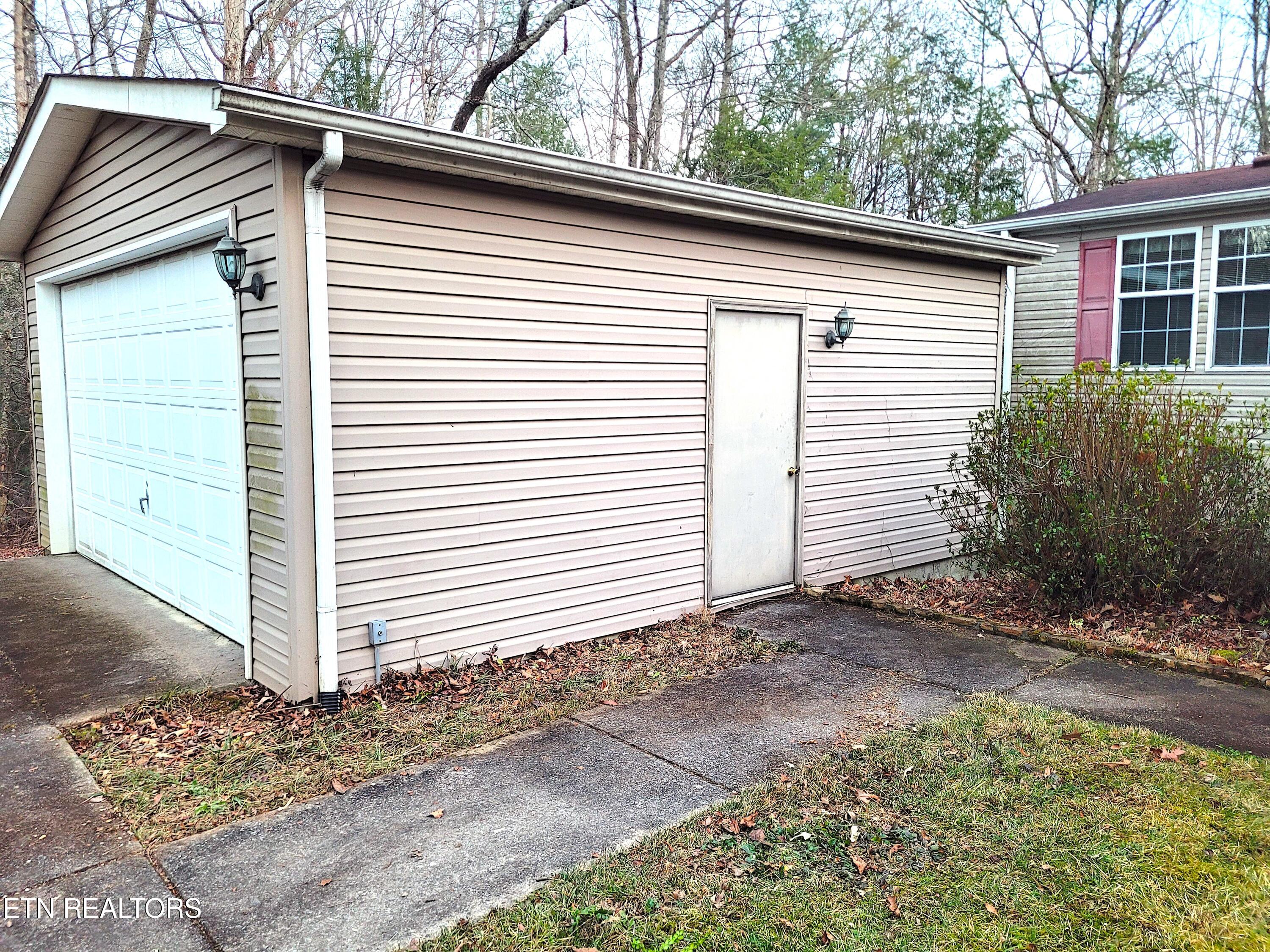 22 Prestonwood Court Crossville TN 38558