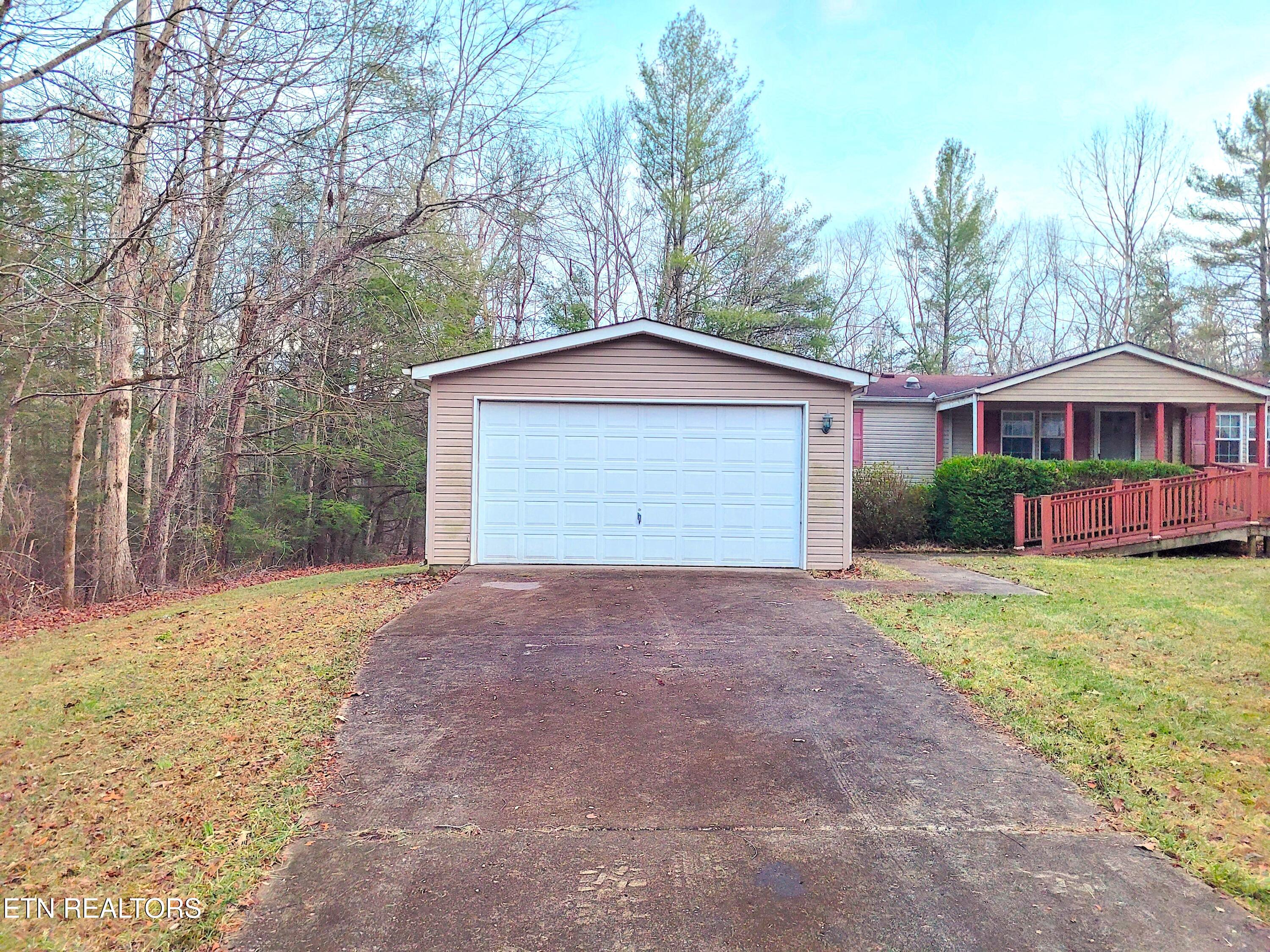 22 Prestonwood Court Crossville TN 38558