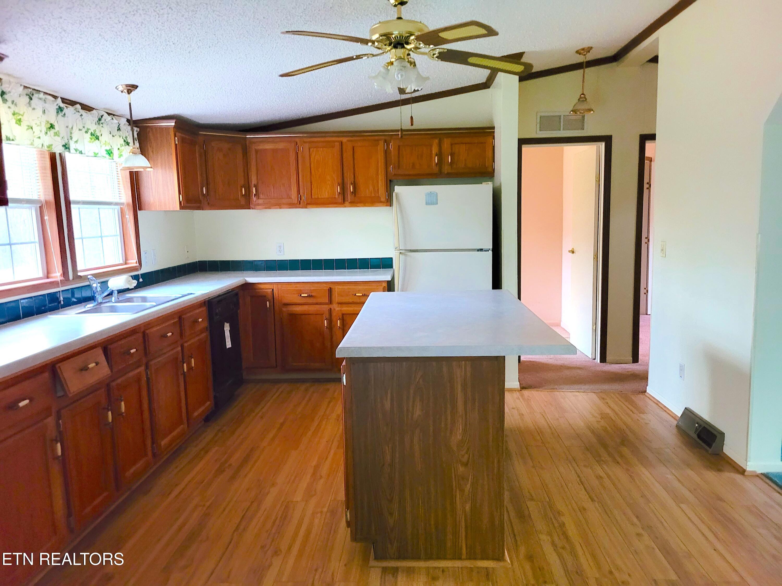 22 Prestonwood Court Crossville TN 38558