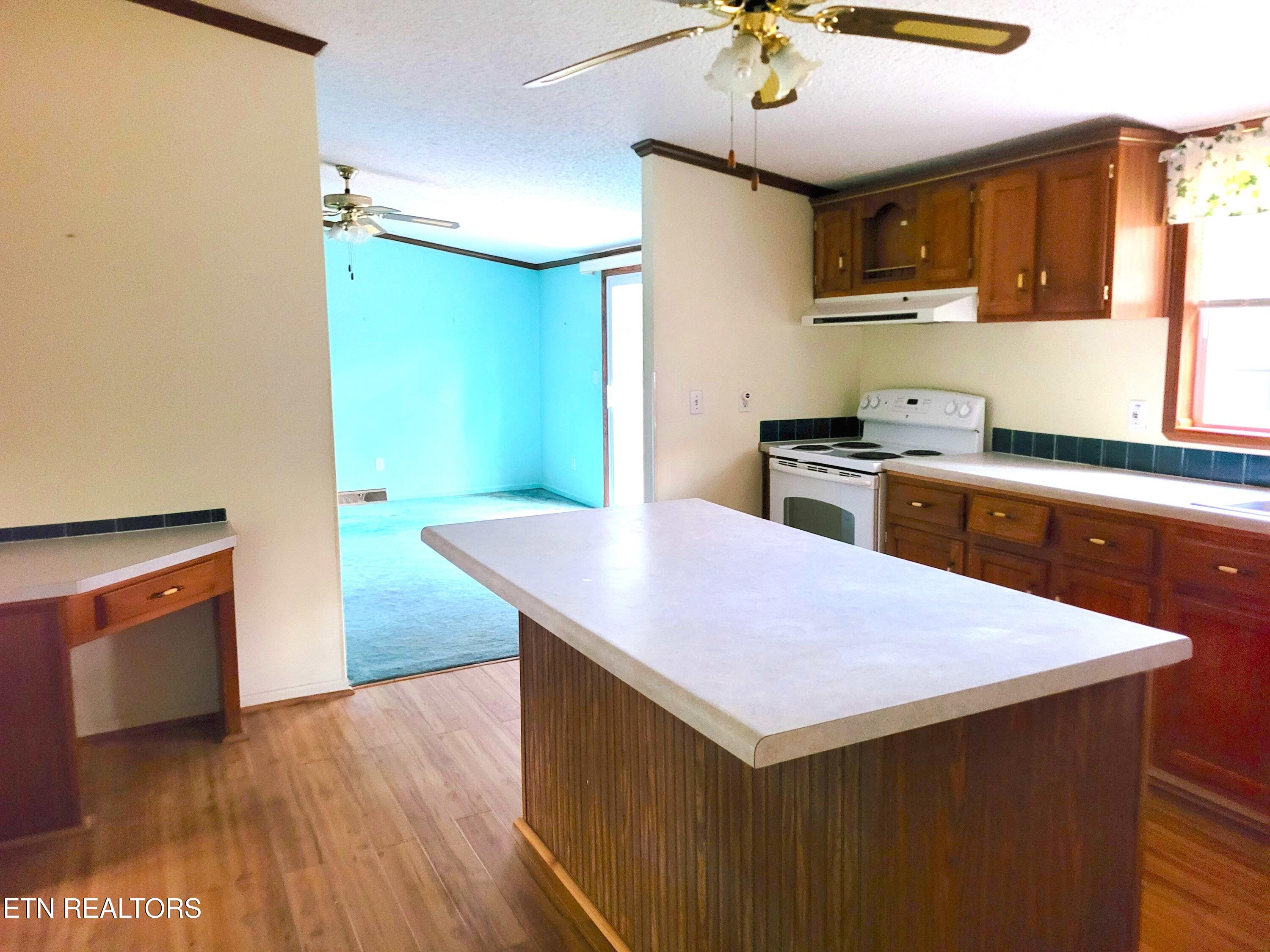 22 Prestonwood Court Crossville TN 38558