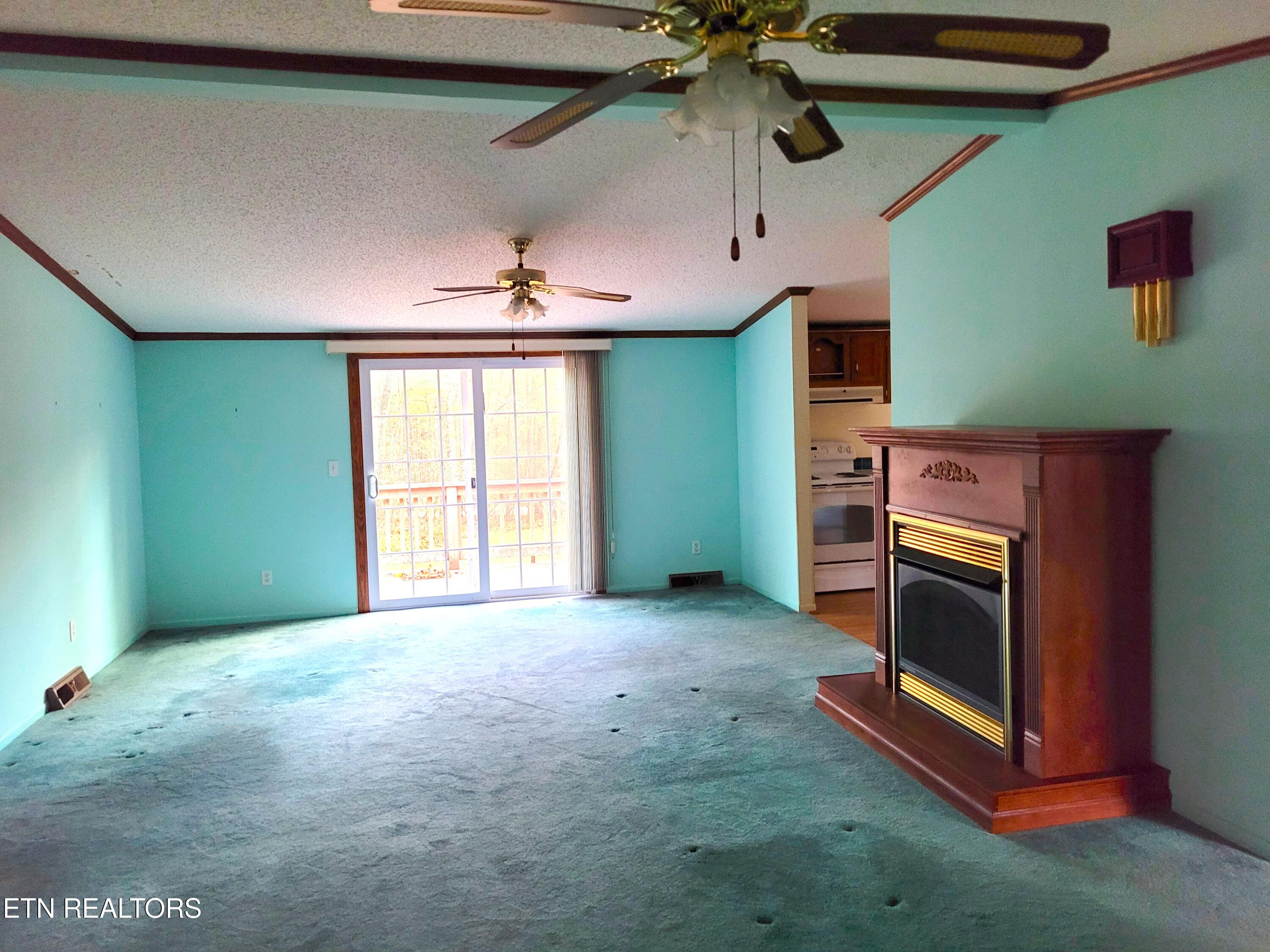 22 Prestonwood Court Crossville TN 38558