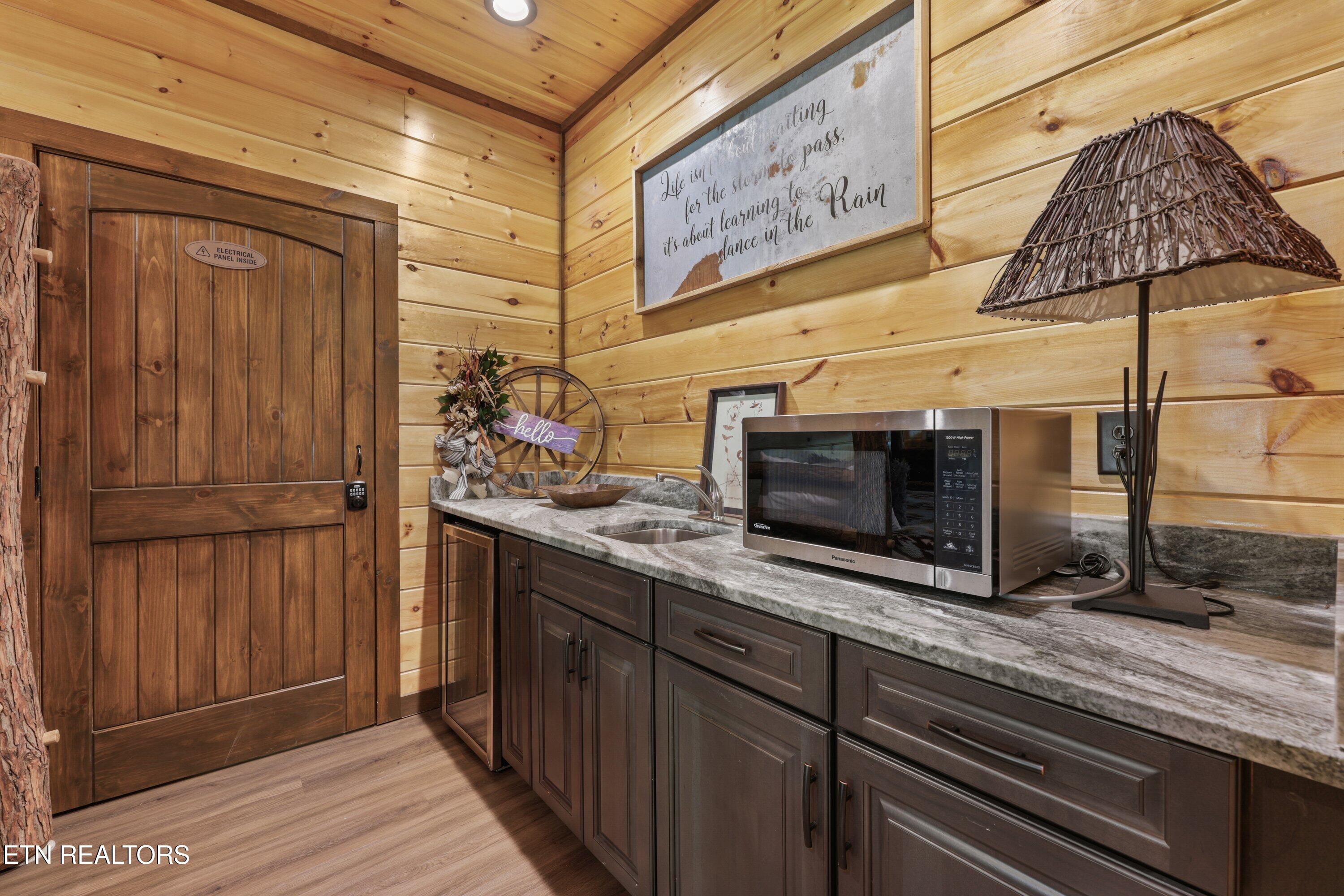 2529 Mountain Holly Way Sevierville TN 37862