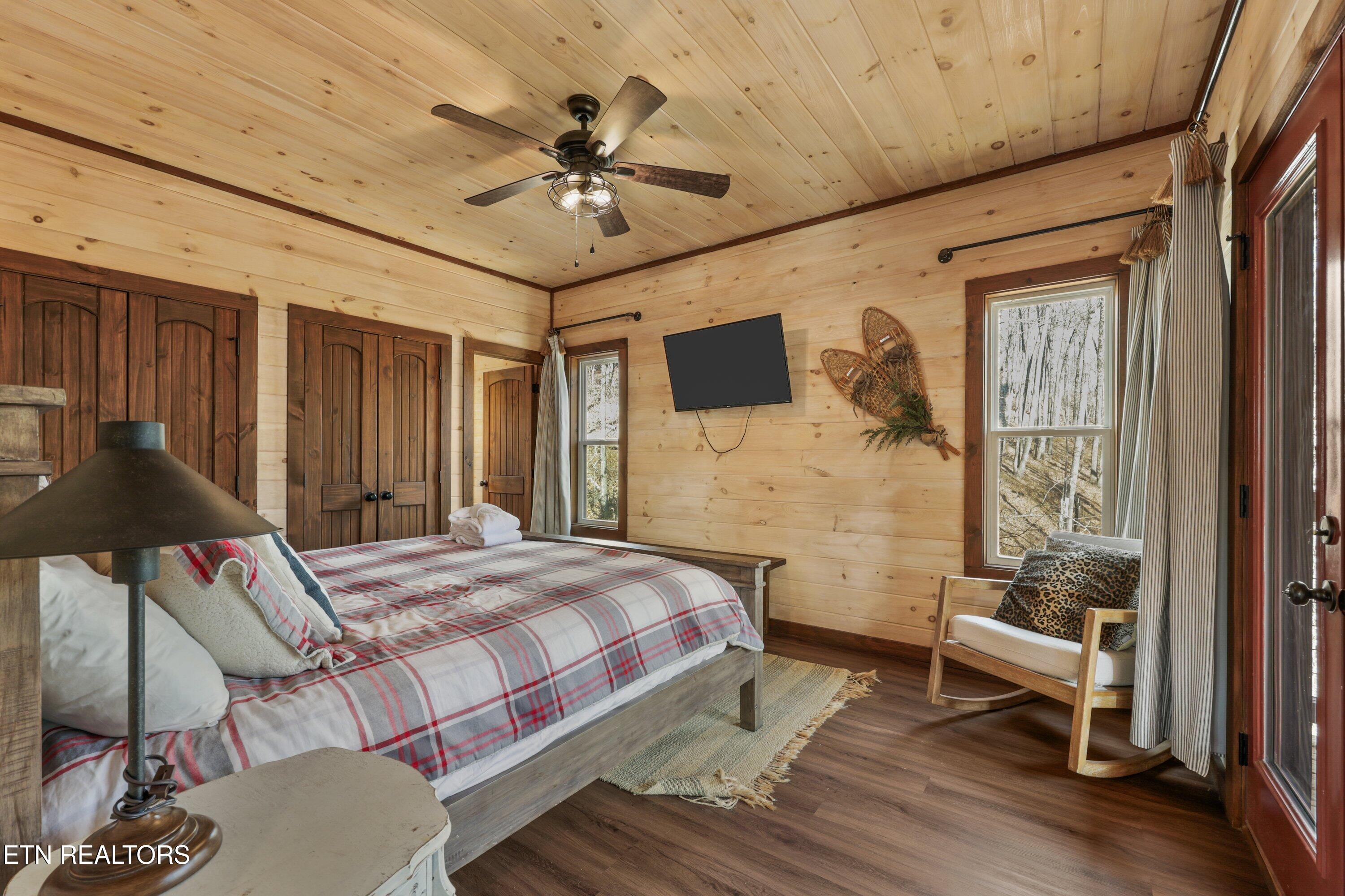 2529 Mountain Holly Way Sevierville TN 37862